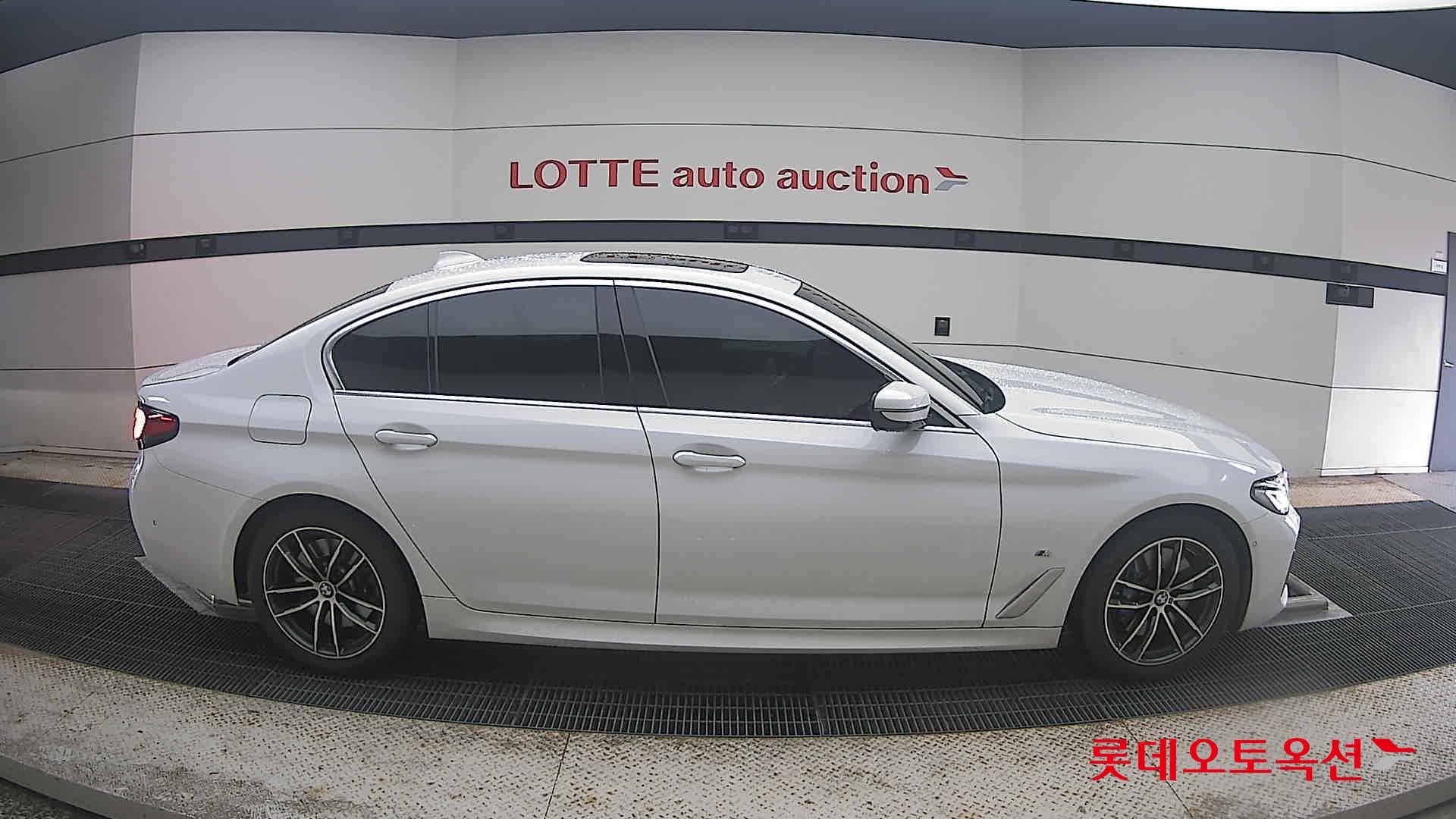 2022 - bmw 523d