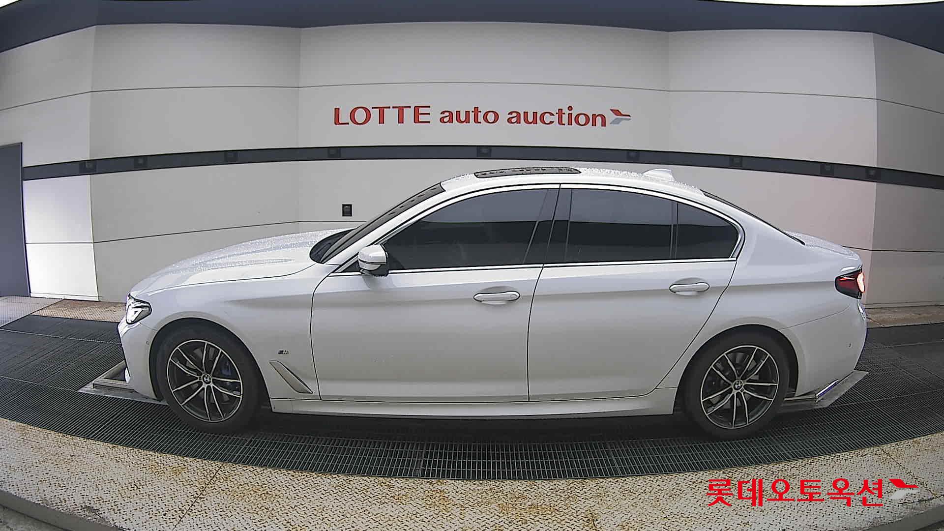 2022 - bmw 523d