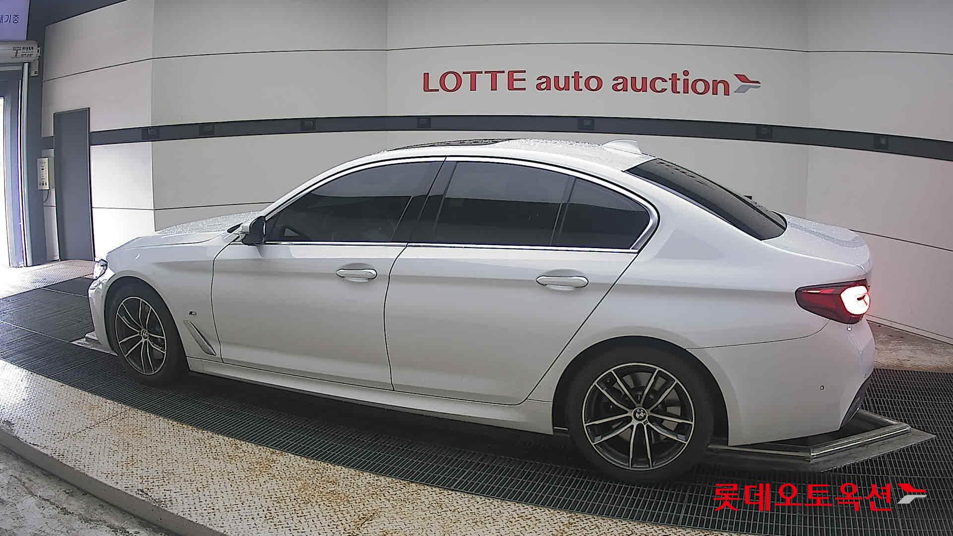 2022 - bmw 523d