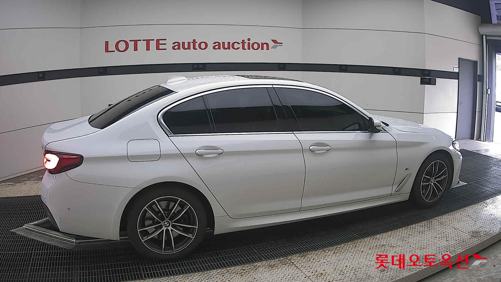 2022 - bmw 523d