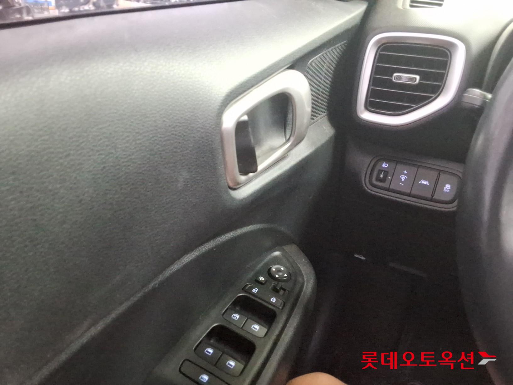 2020 - hyundai venue