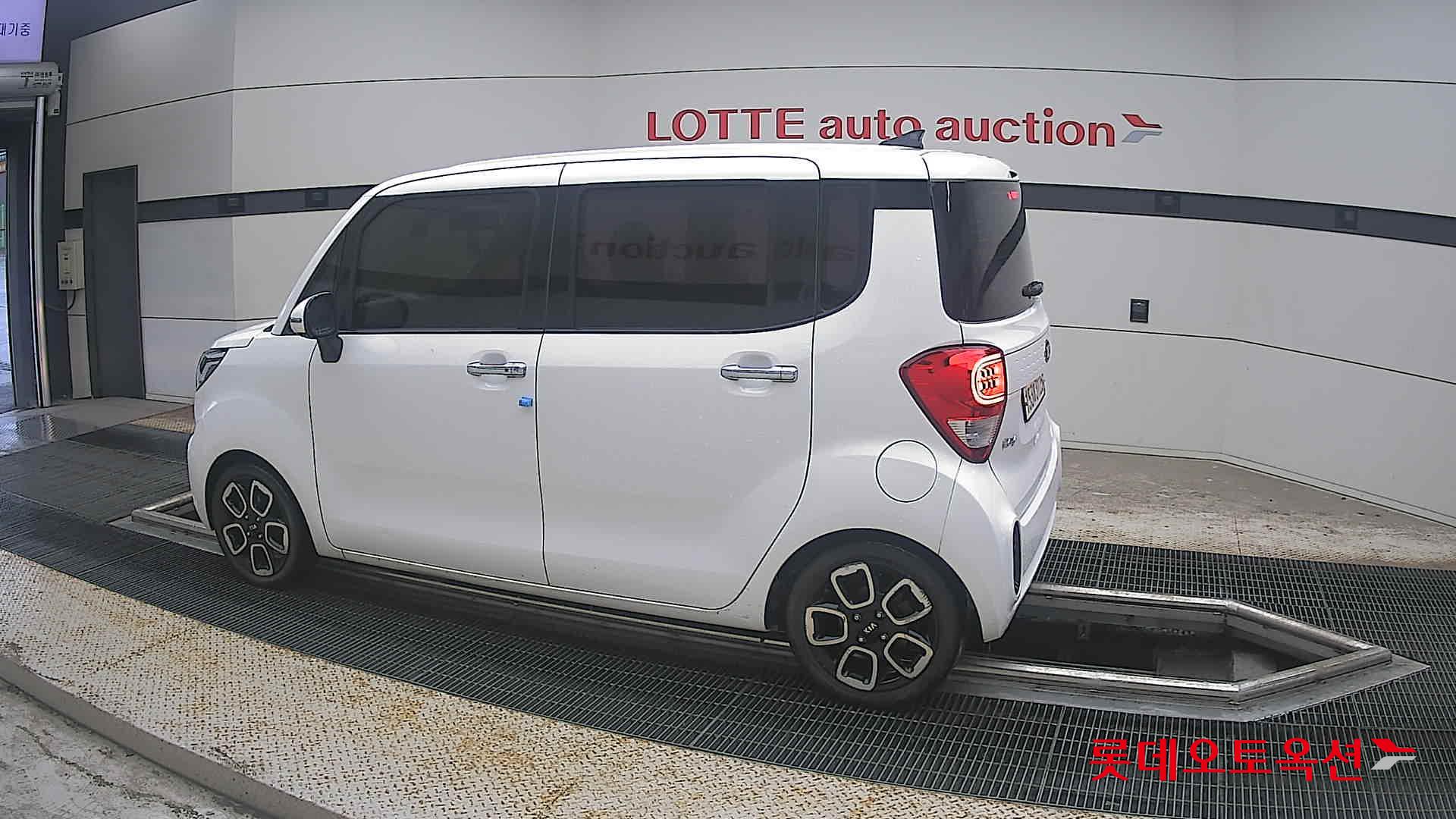 2021 - kia ray