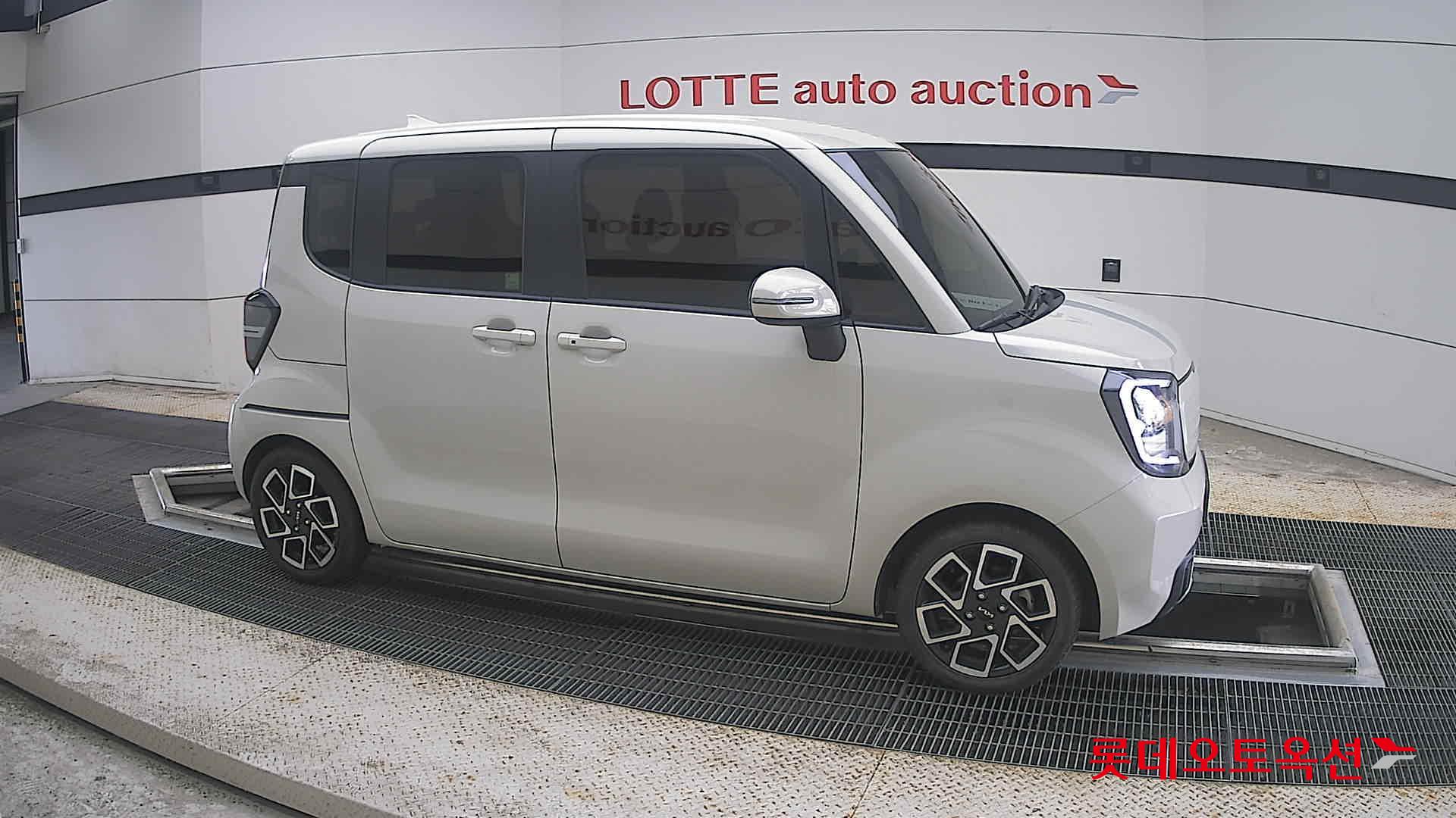 2023 - kia ray