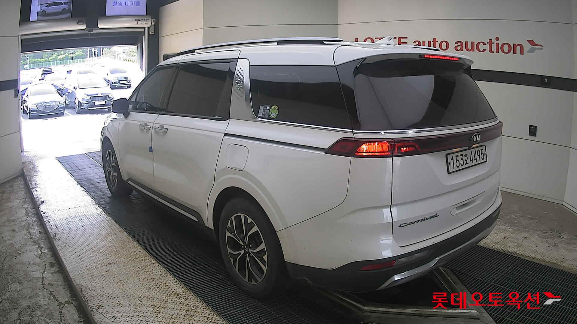 2021 - kia carnival