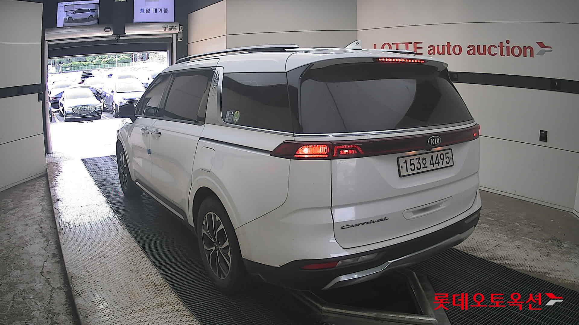 2021 - kia carnival