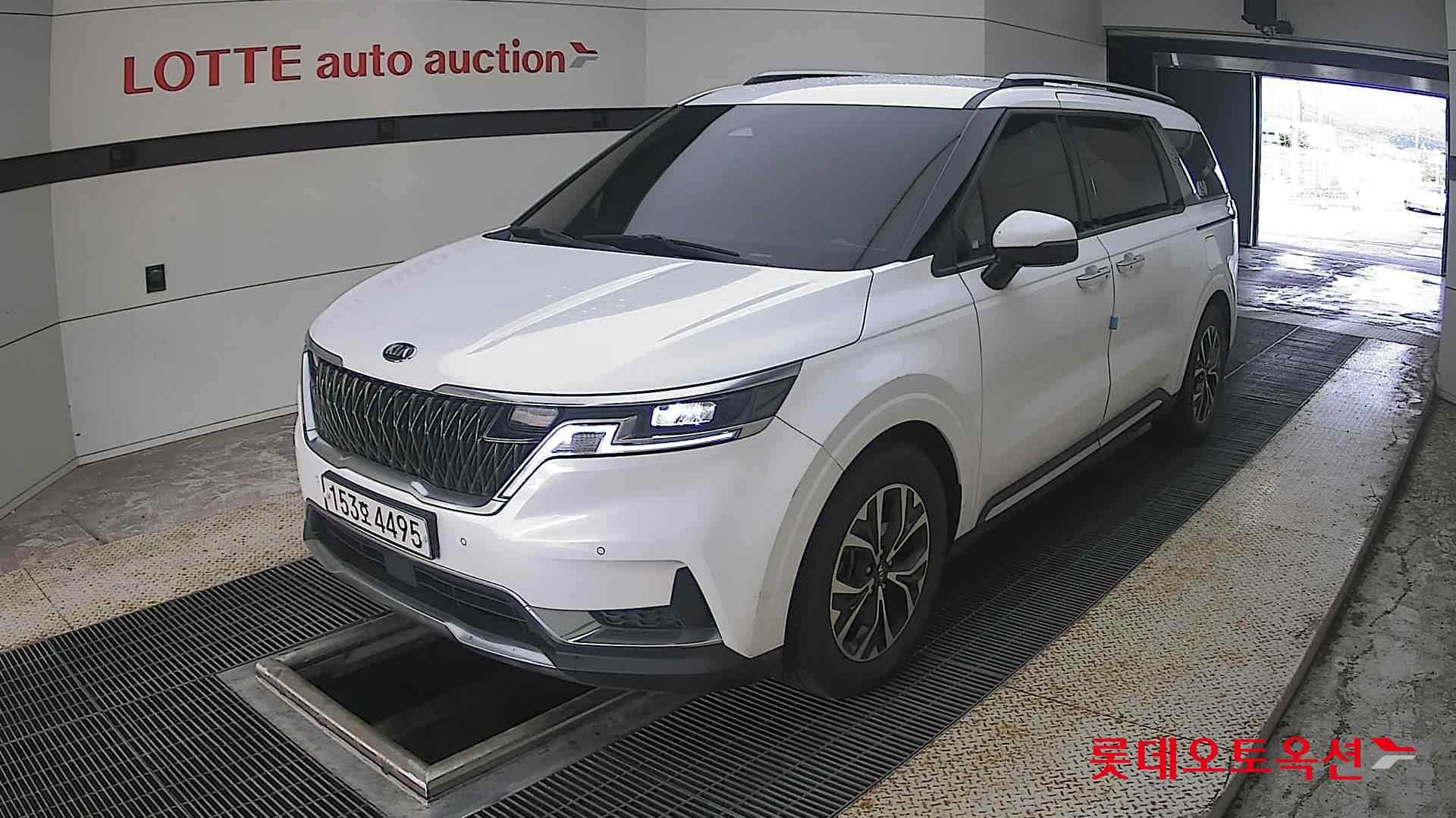 2021 - kia carnival
