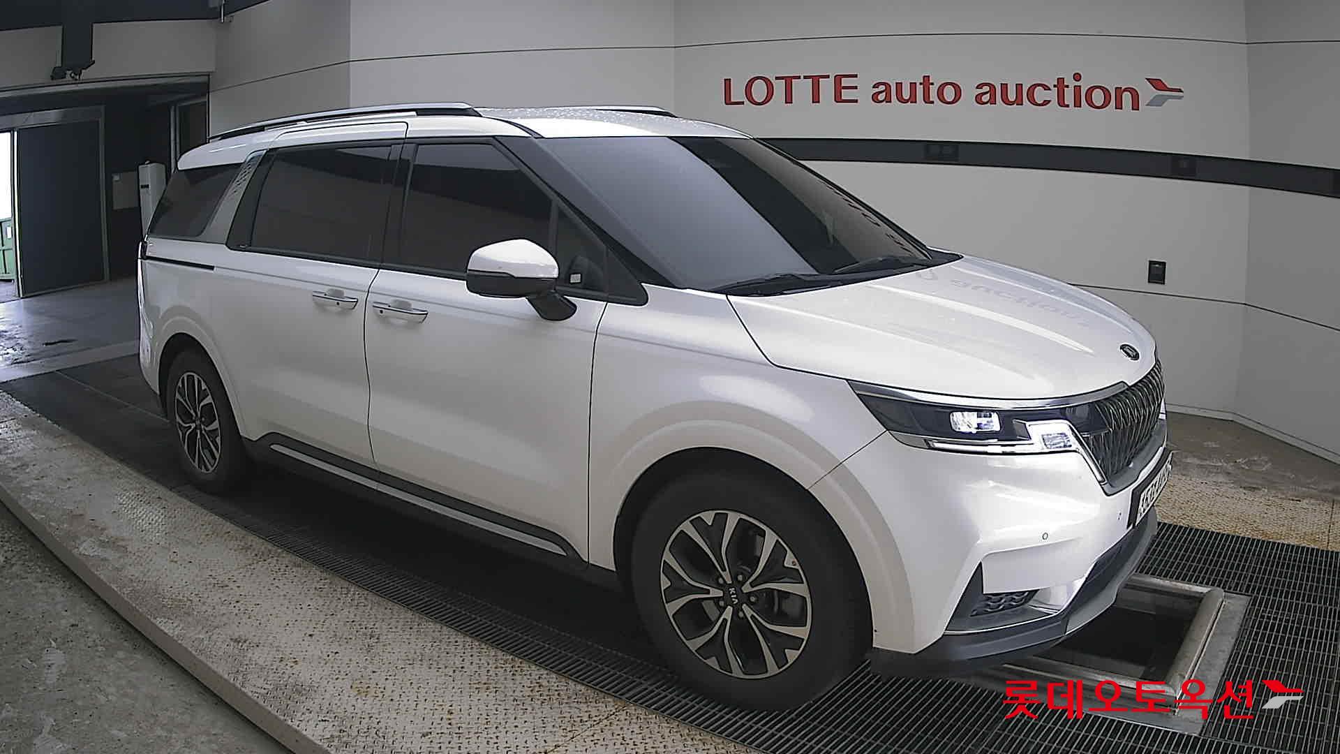 2021 - kia carnival