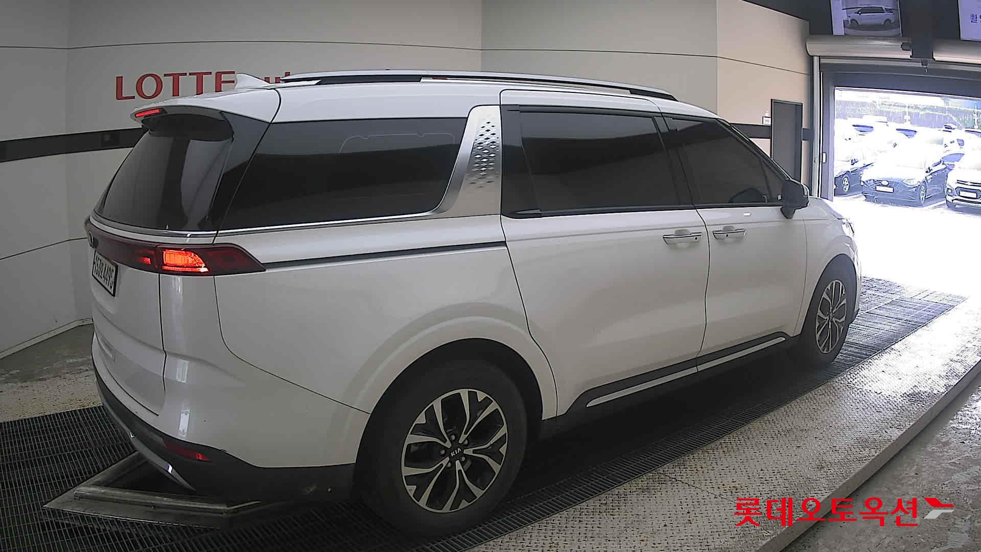 2021 - kia carnival