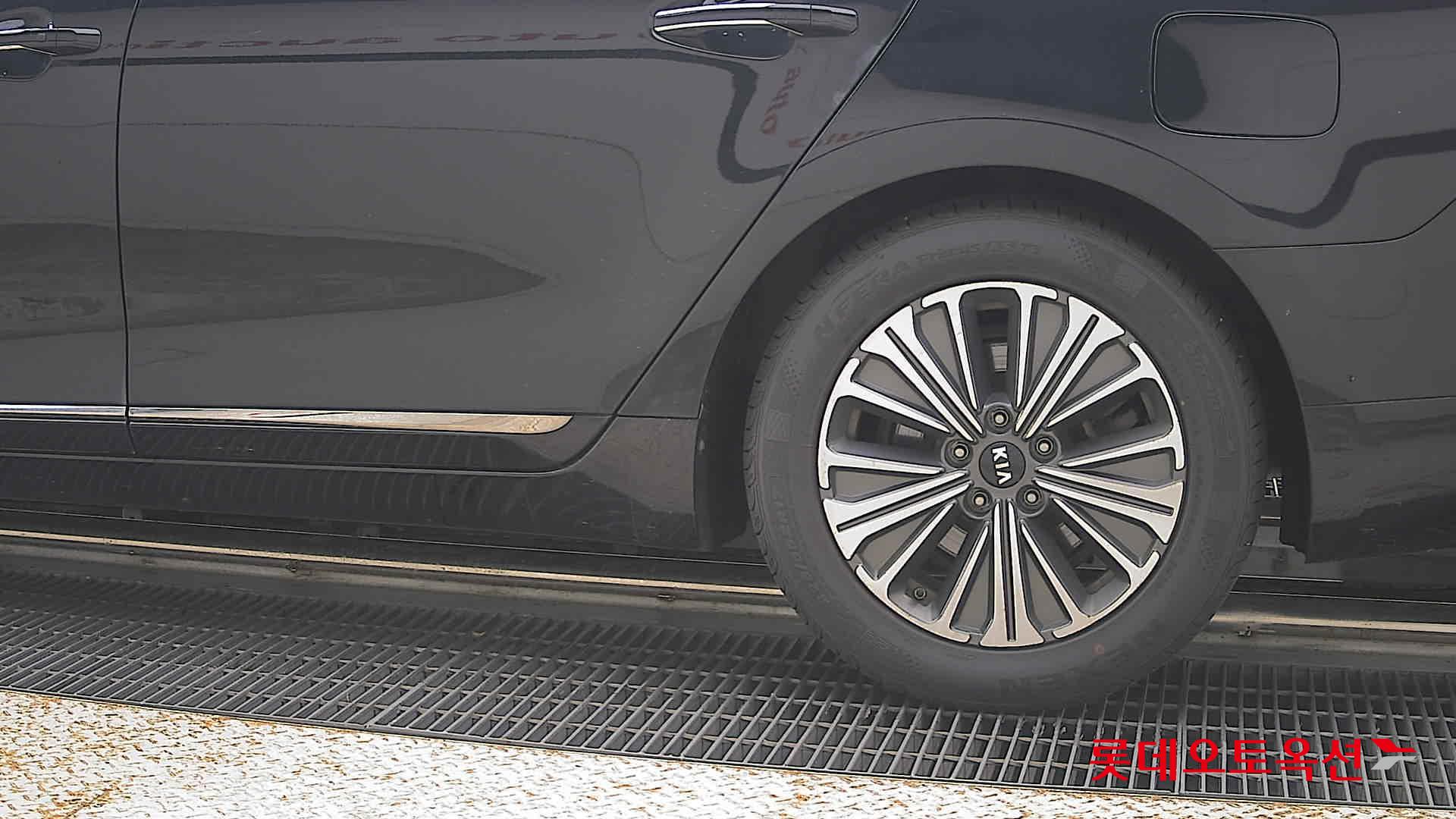2020 - kia k7