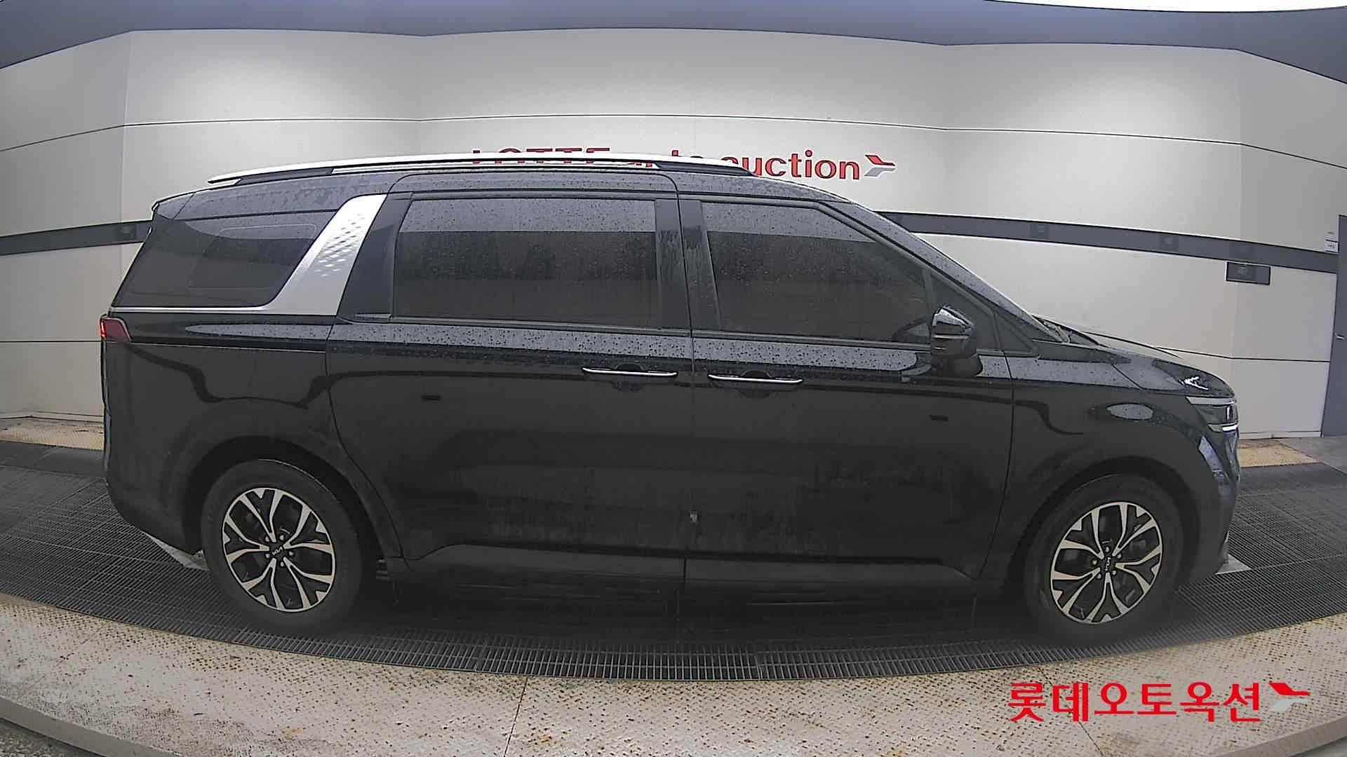 2023 - kia carnival