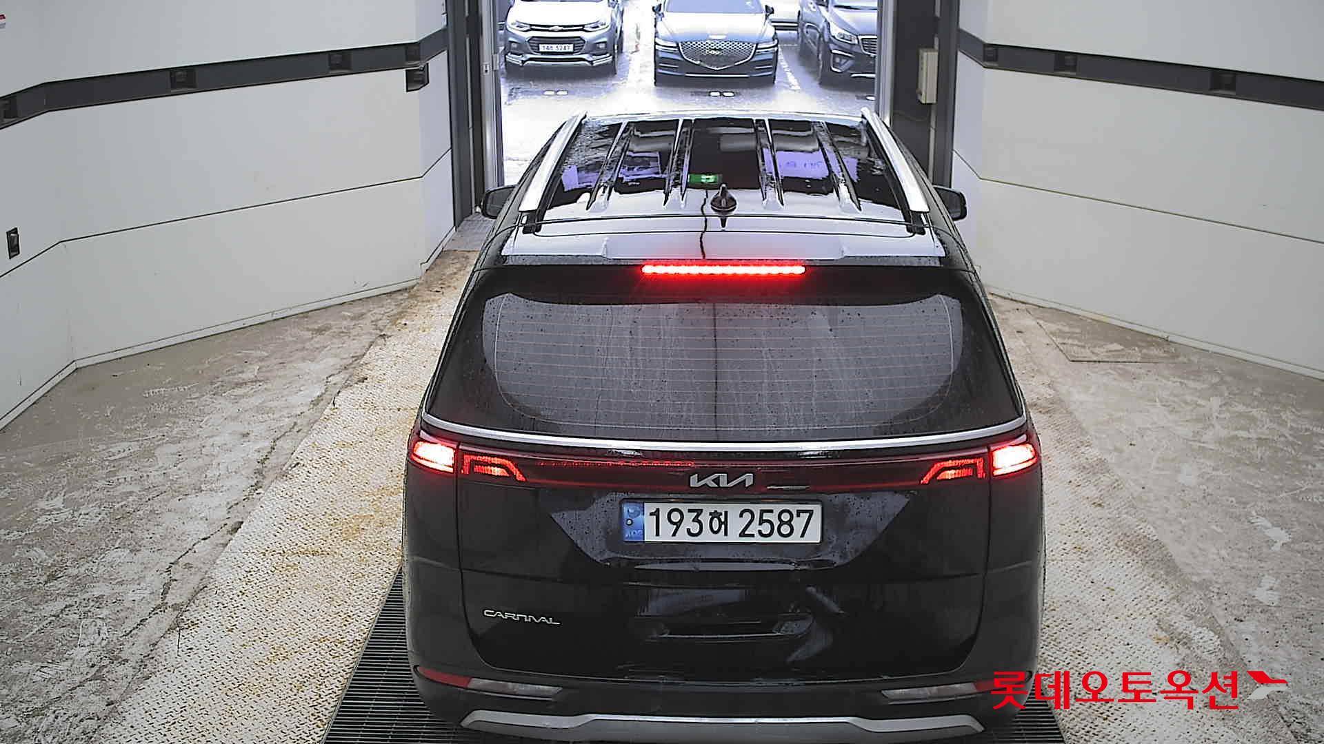 2023 - kia carnival