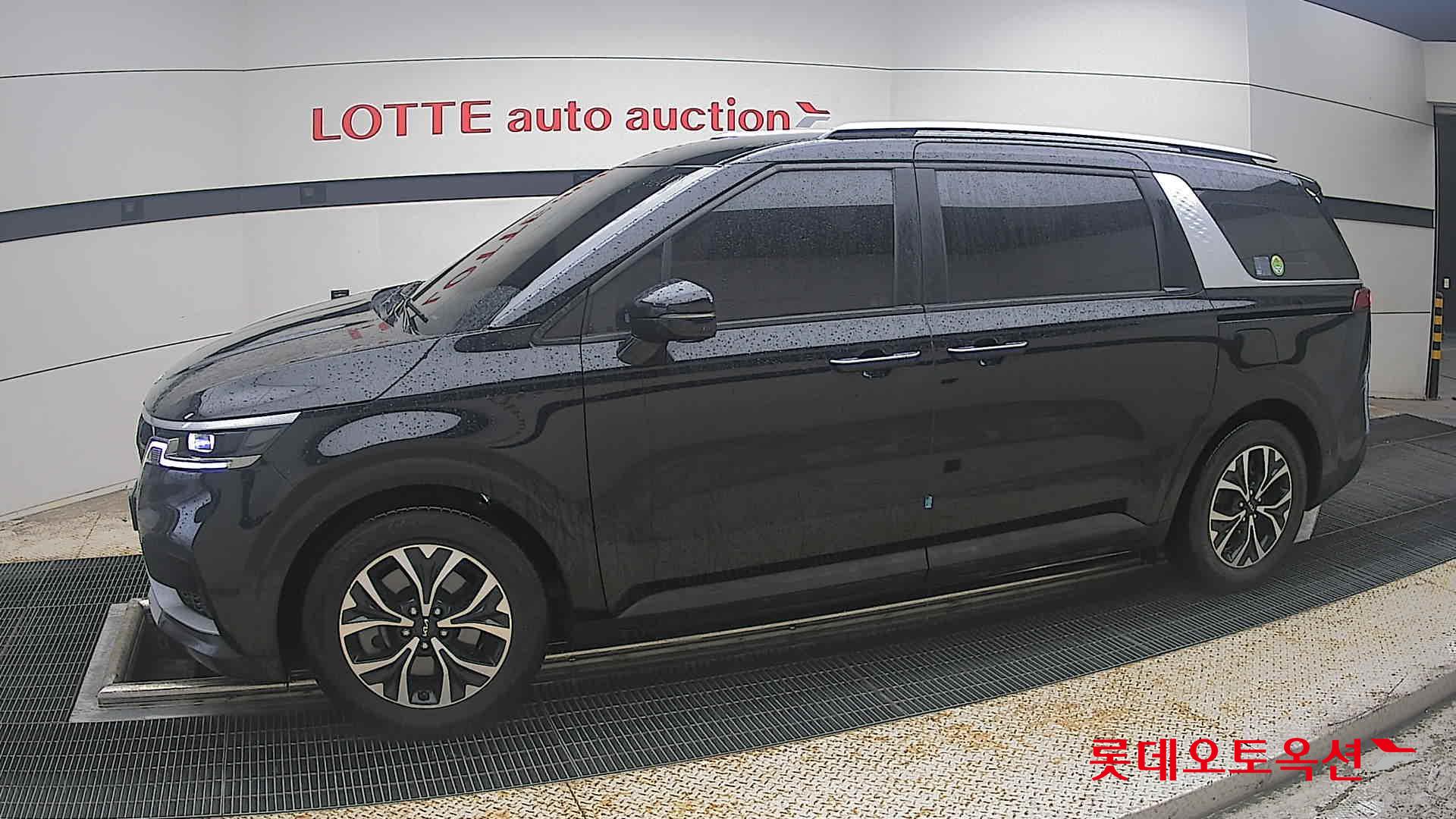 2023 - kia carnival