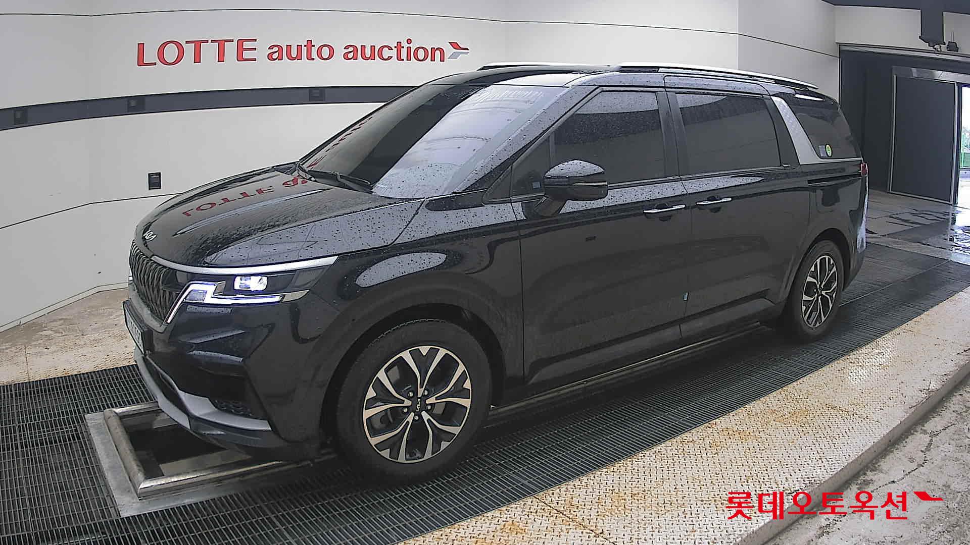 2023 - kia carnival