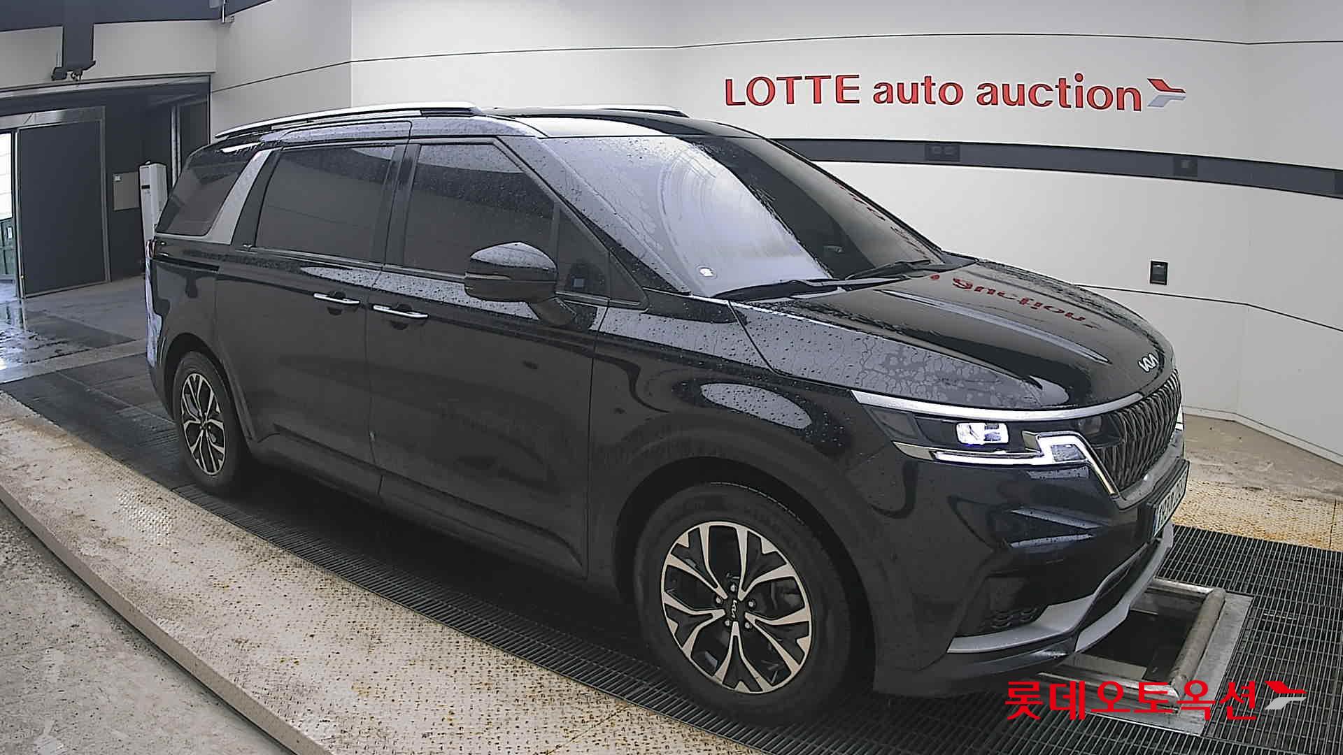 2023 - kia carnival
