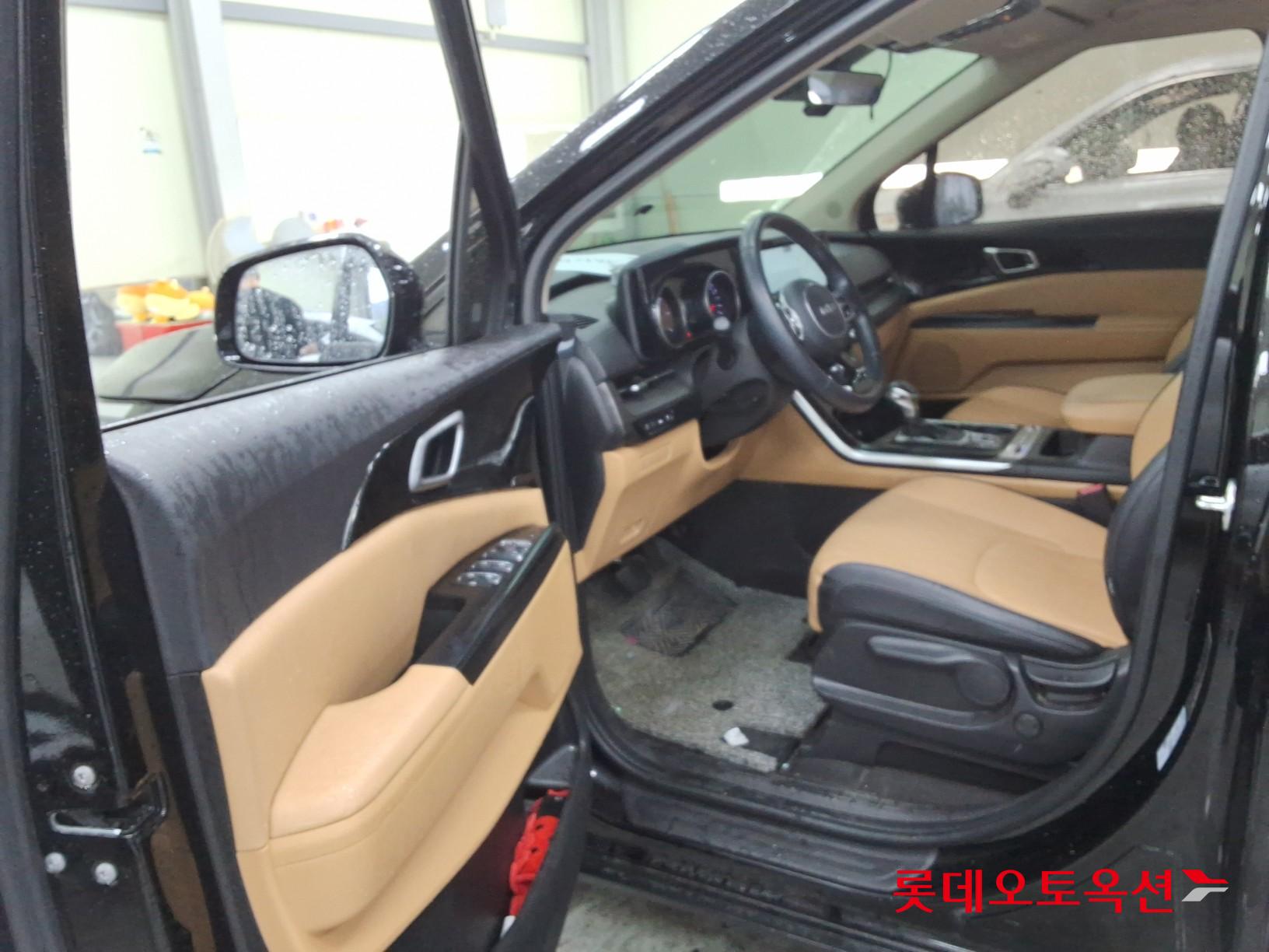 2023 - kia carnival