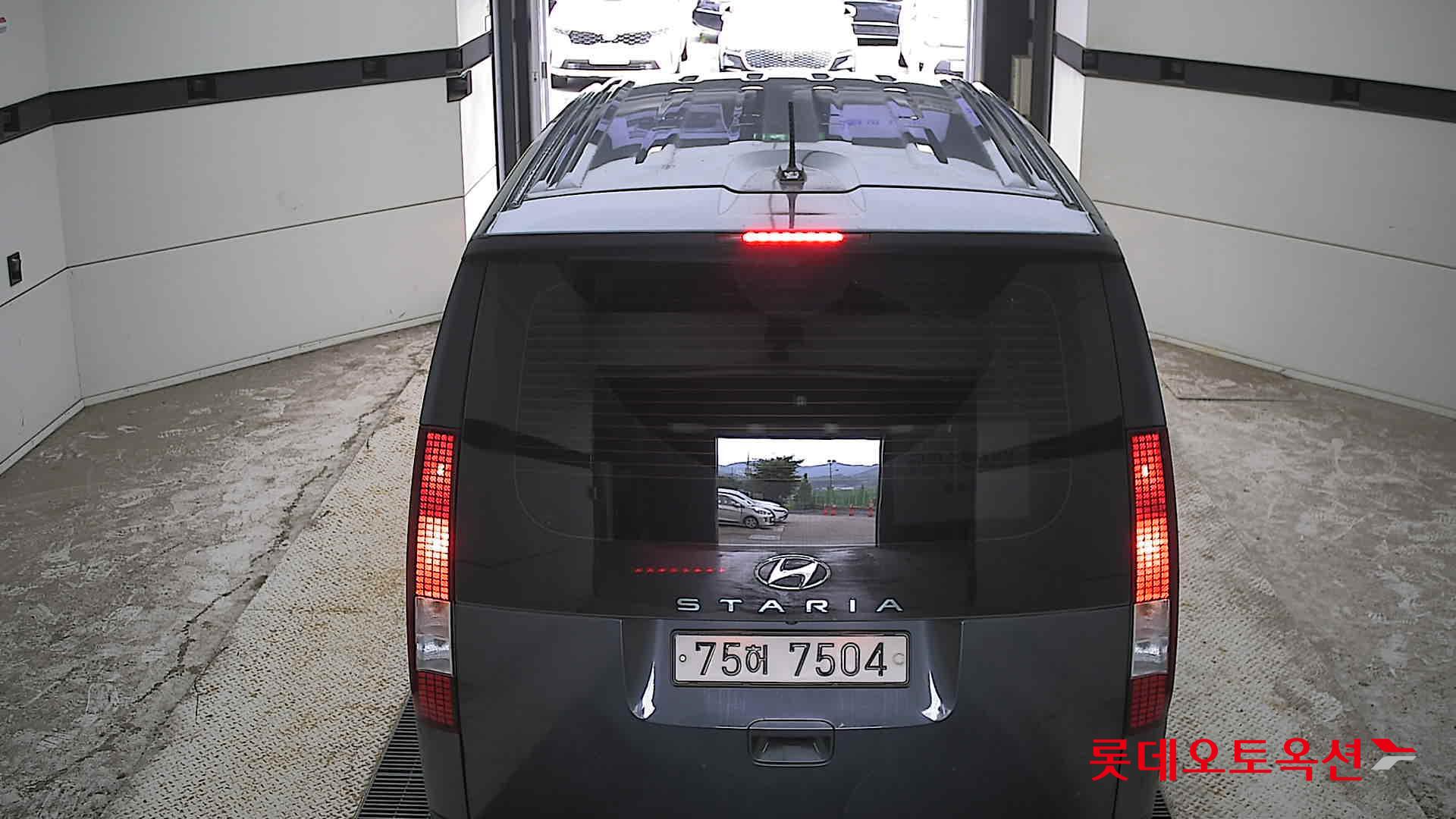 2023 - hyundai staria