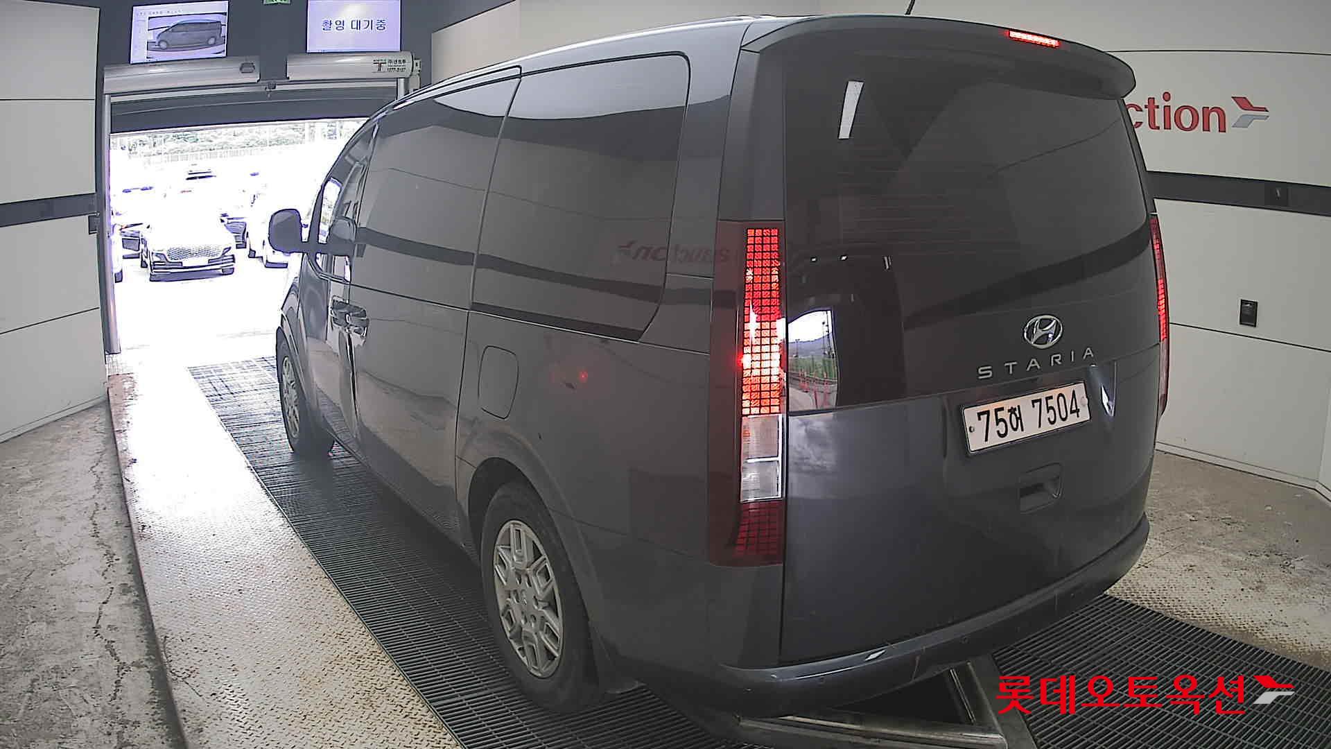 2023 - hyundai staria