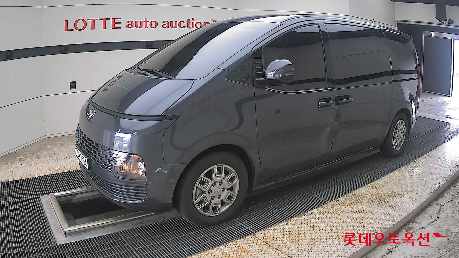 2023 - hyundai staria