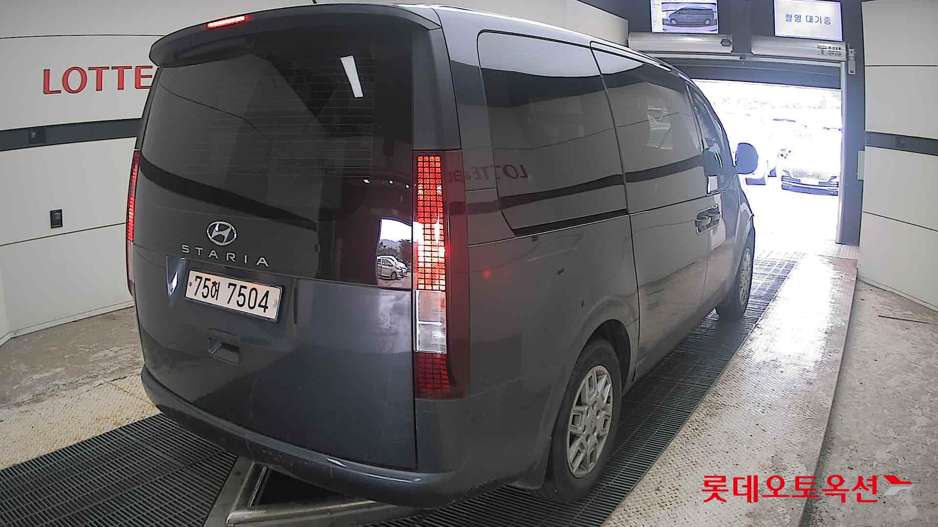 2023 - hyundai staria