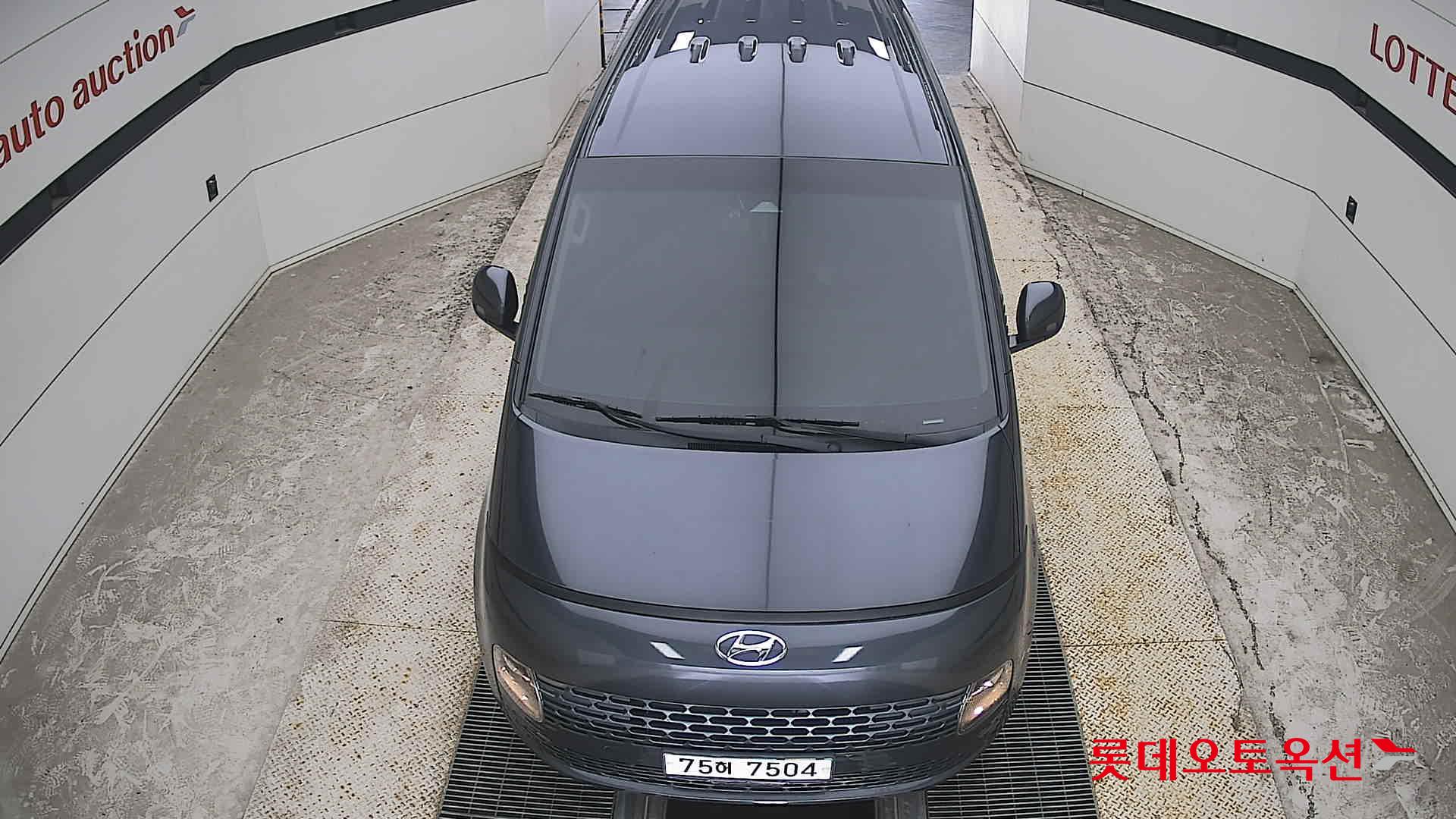 2023 - hyundai staria