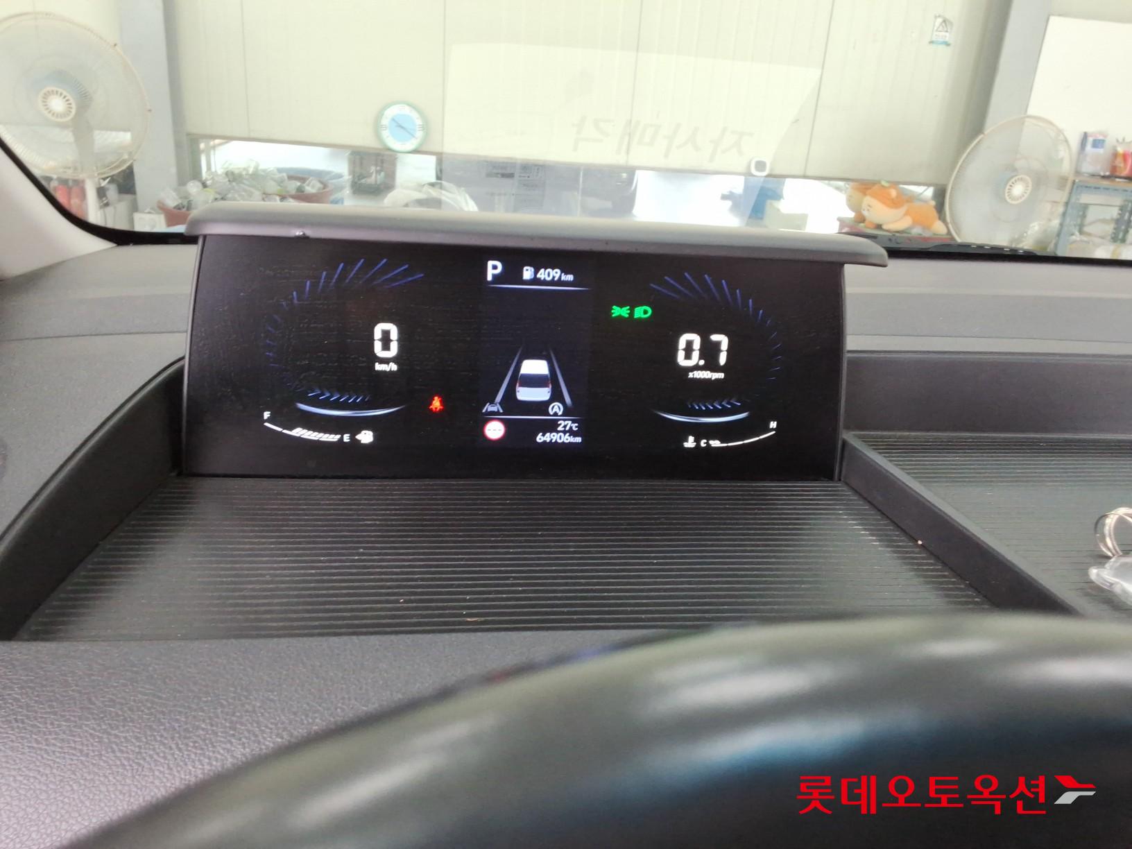 2023 - hyundai staria