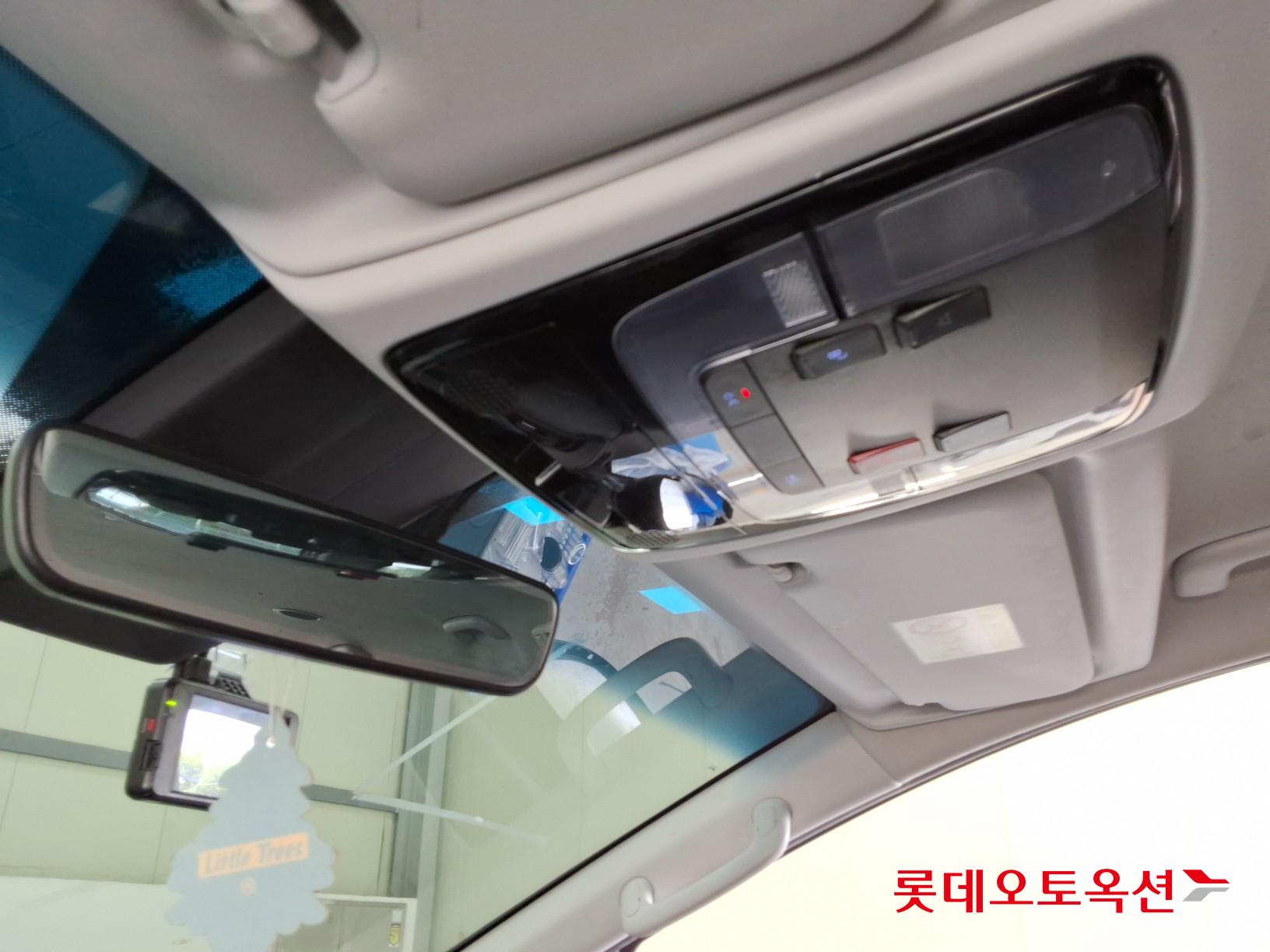 2023 - hyundai staria