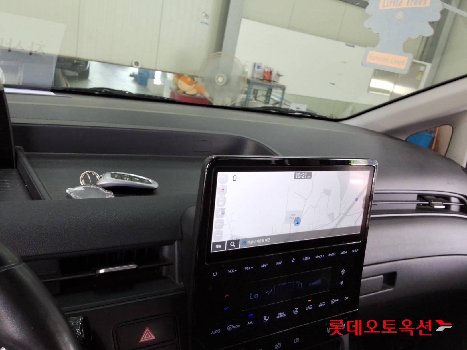 2023 - hyundai staria