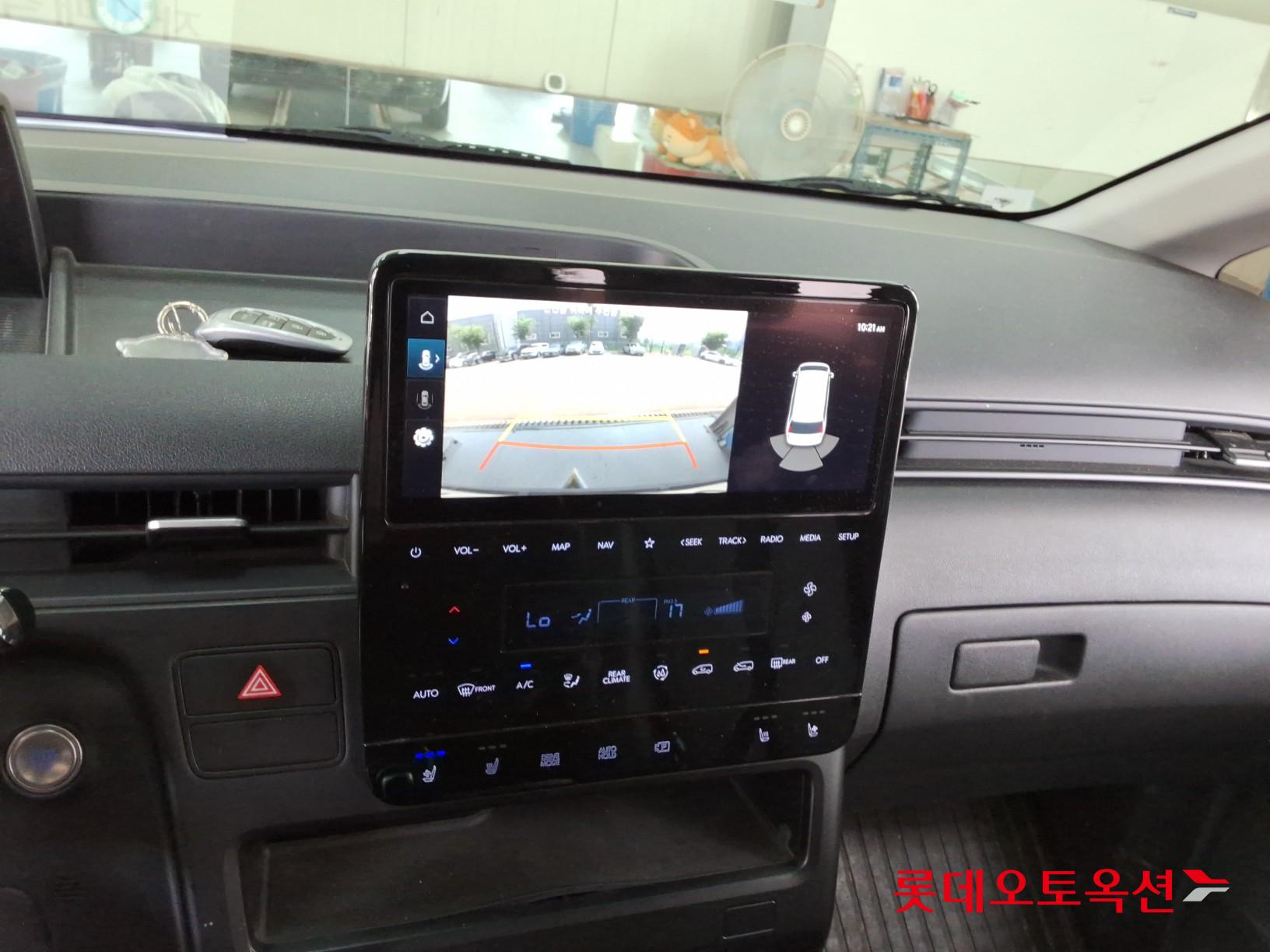 2023 - hyundai staria