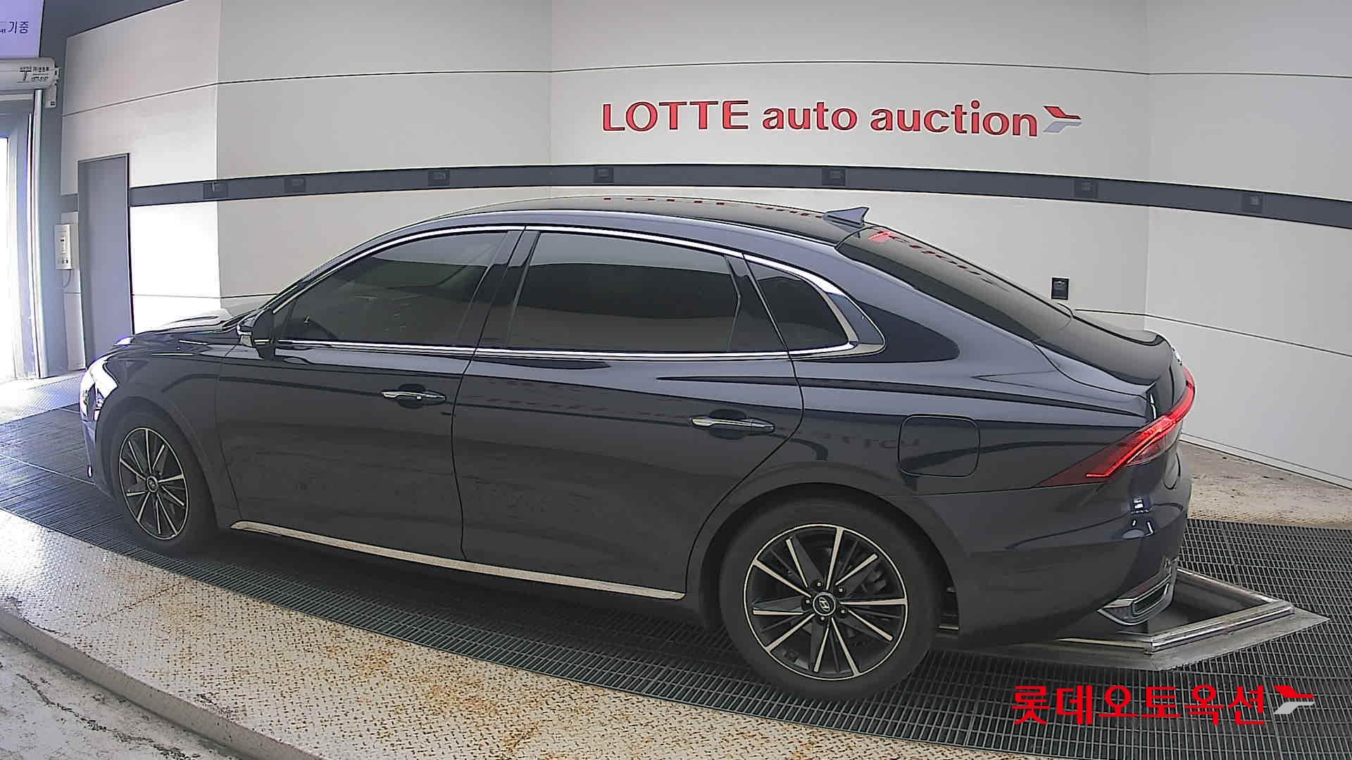 2022 - hyundai grandeur