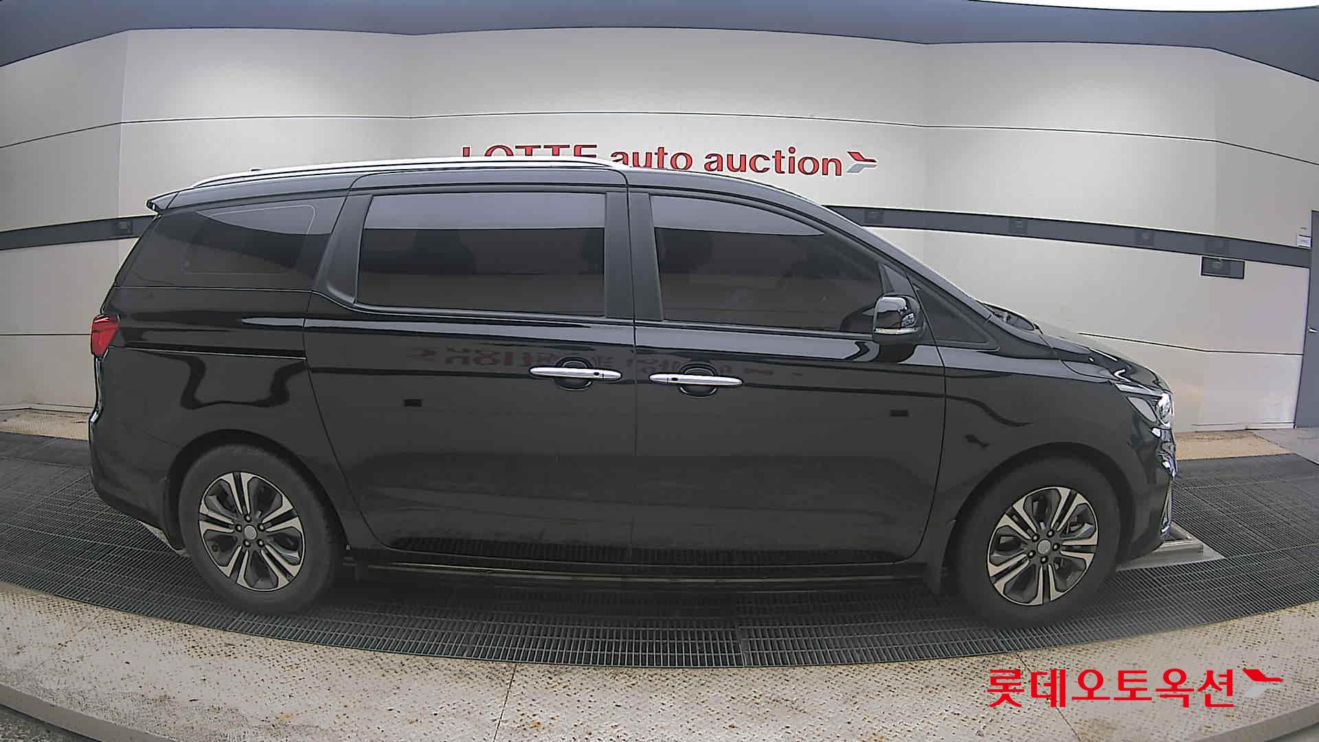 2020 - kia carnival