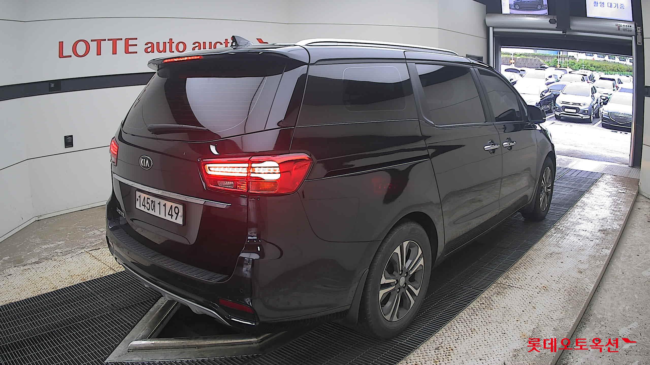 2020 - kia carnival