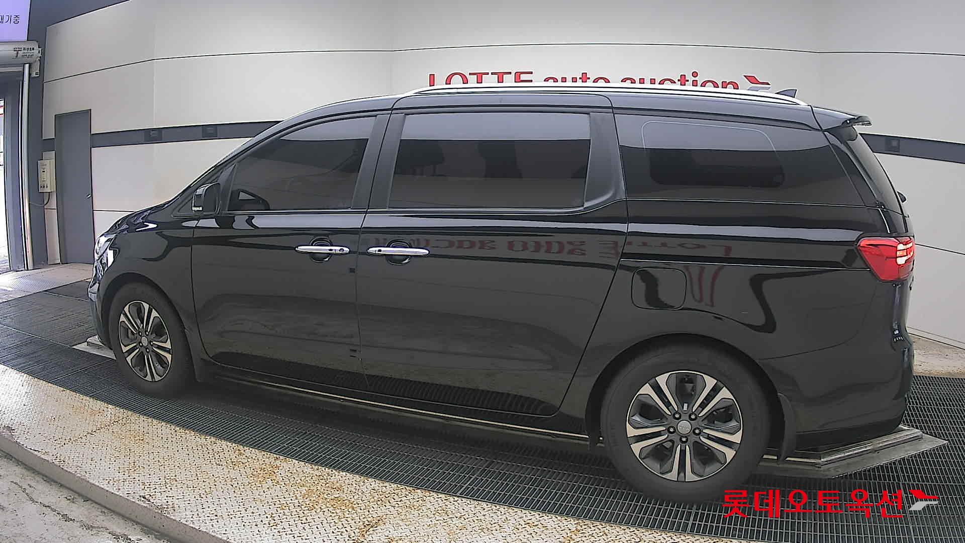 2020 - kia carnival