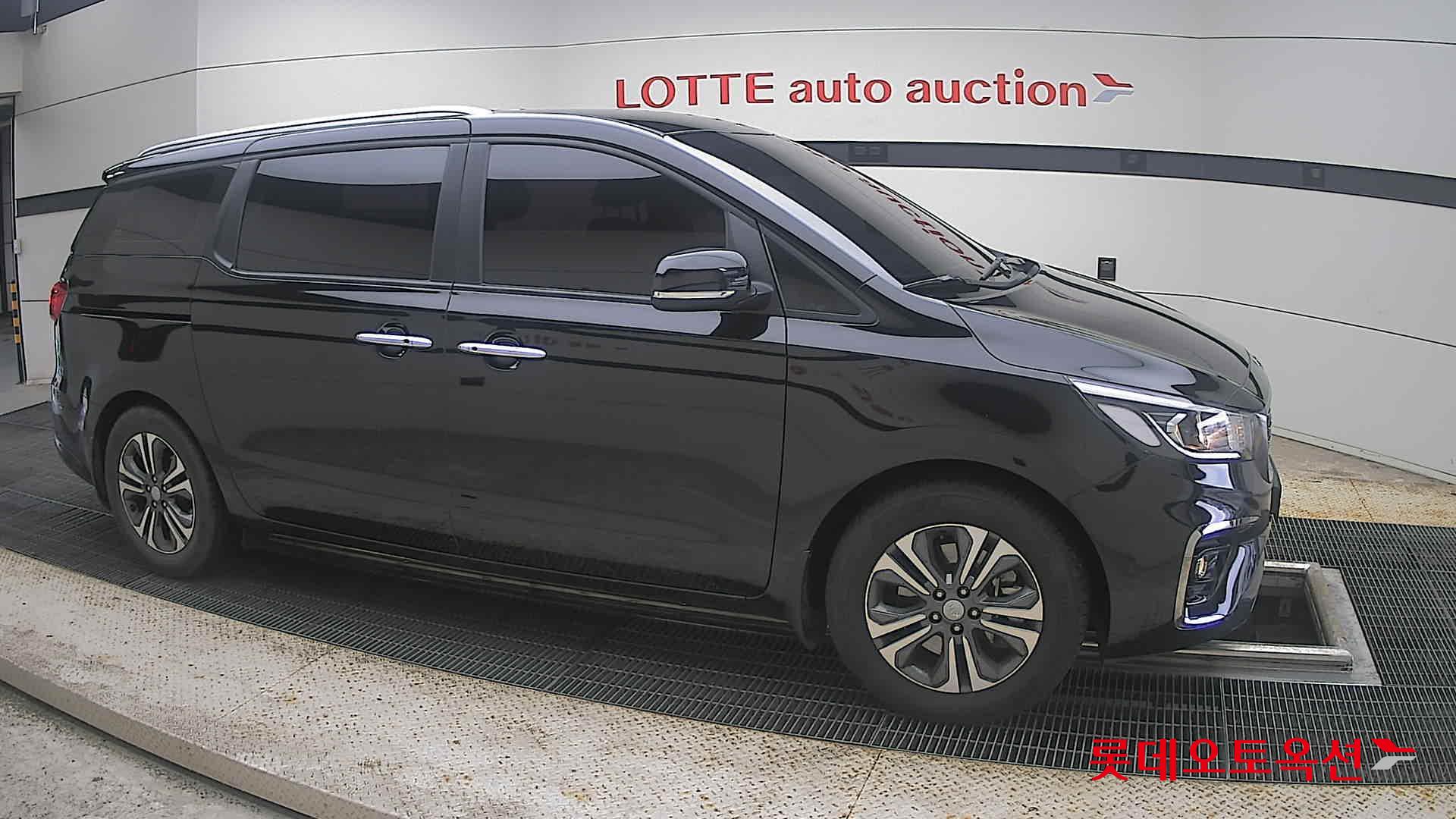 2020 - kia carnival