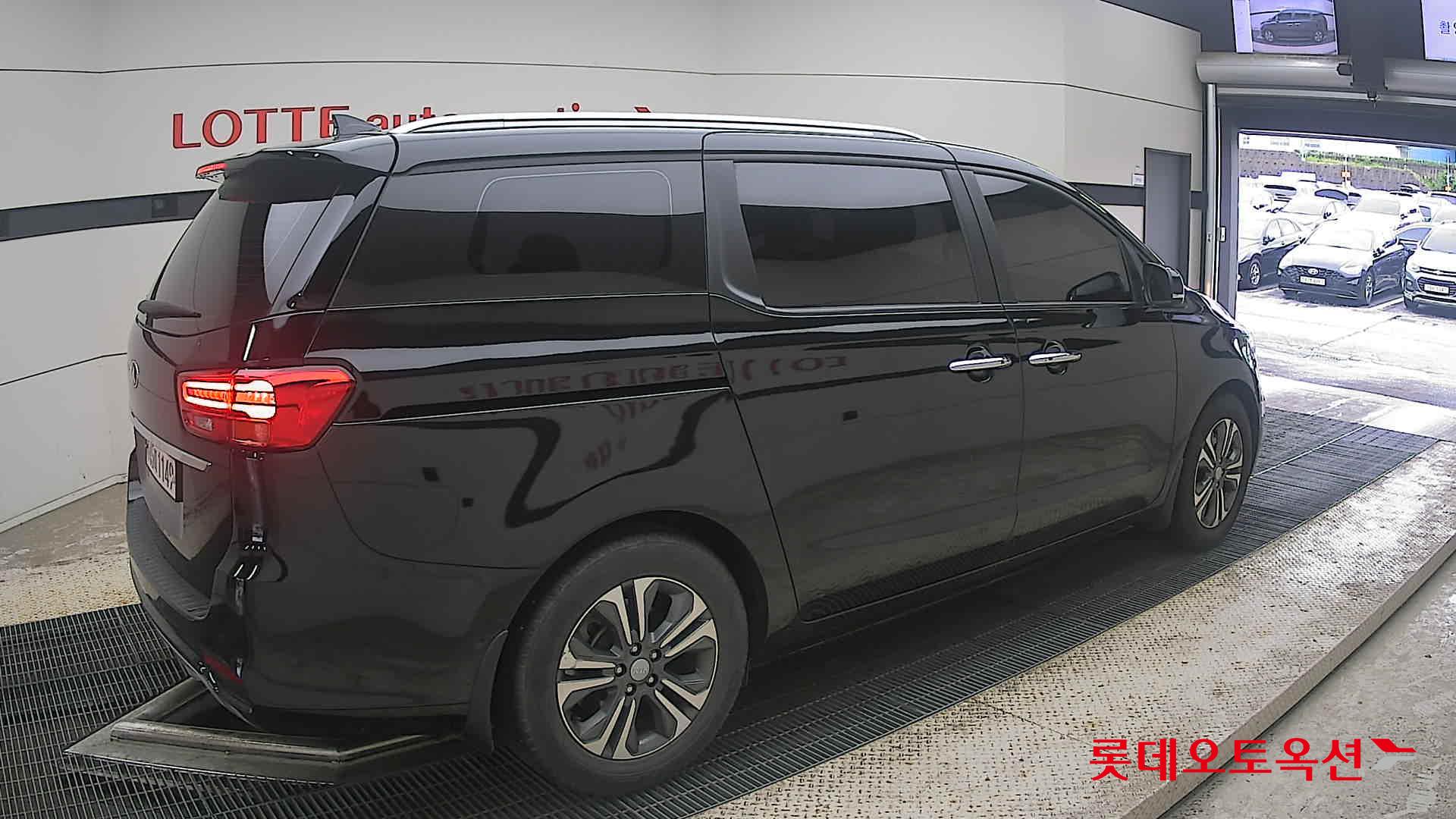 2020 - kia carnival