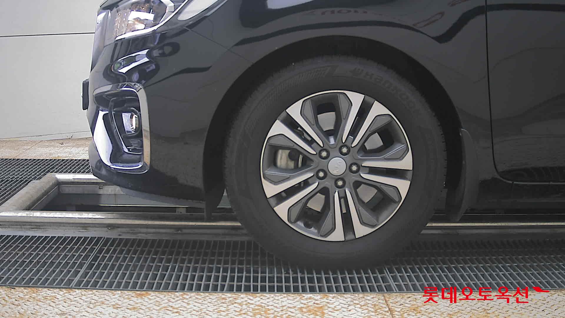 2020 - kia carnival