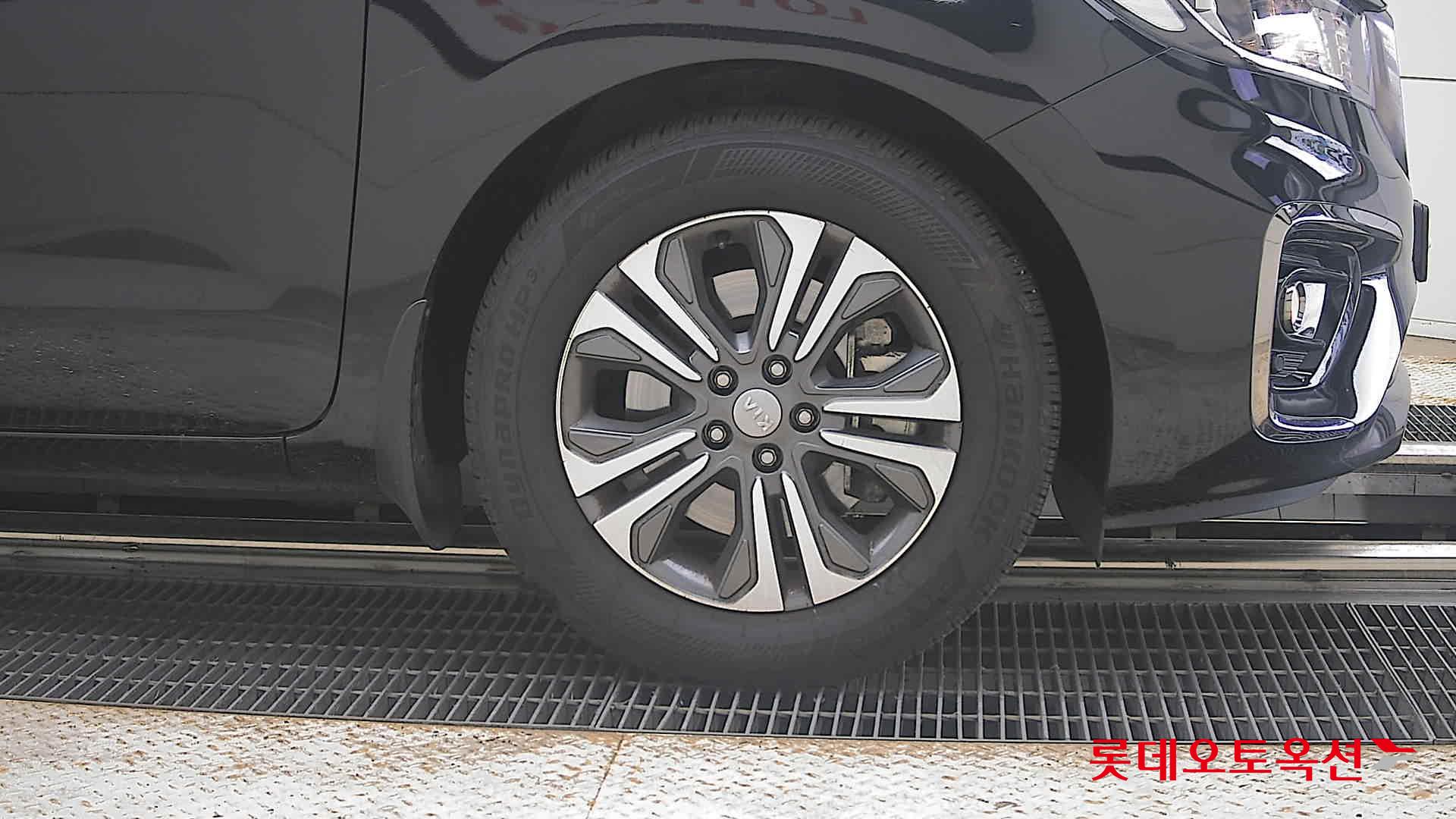 2020 - kia carnival