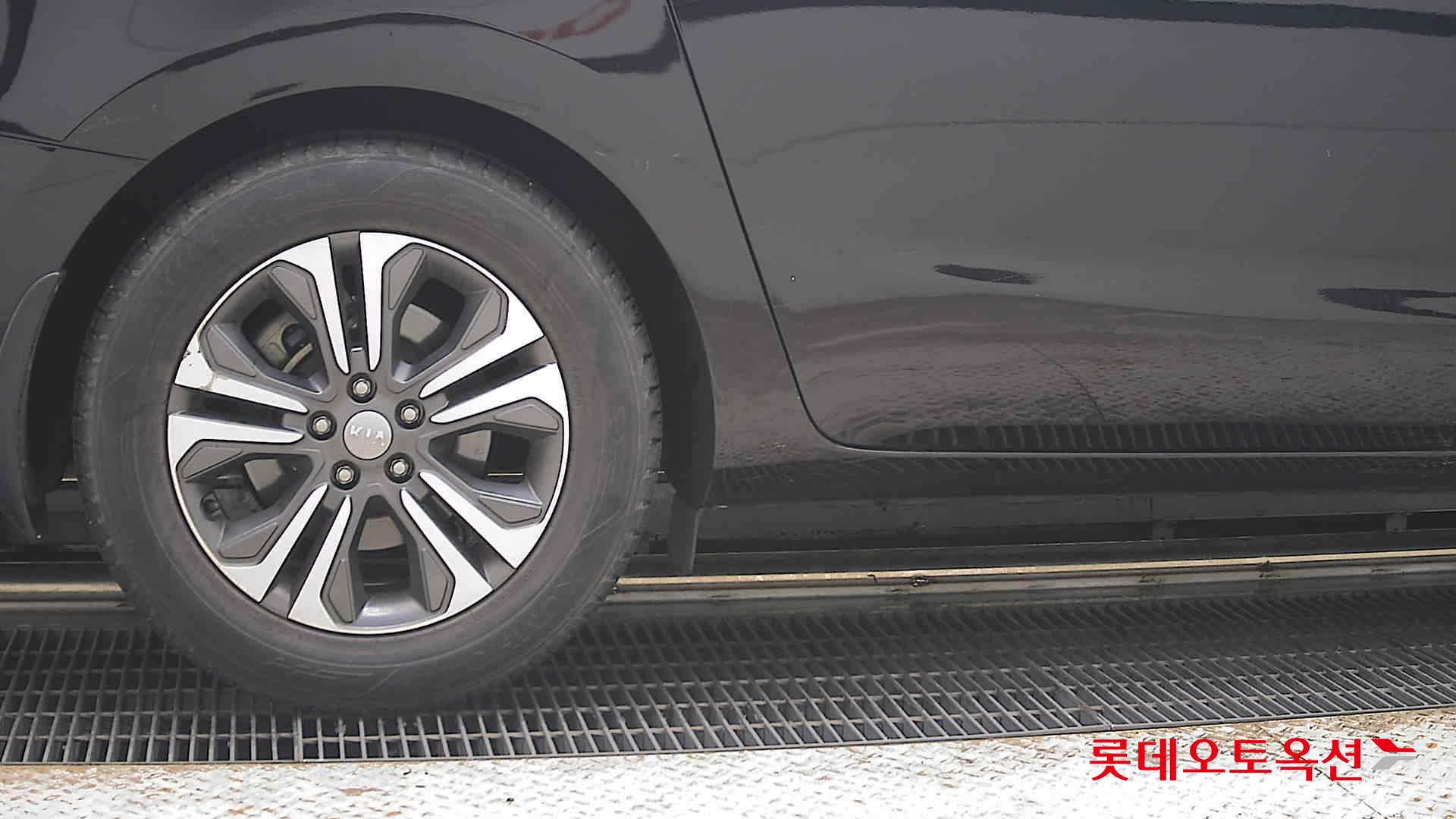 2020 - kia carnival