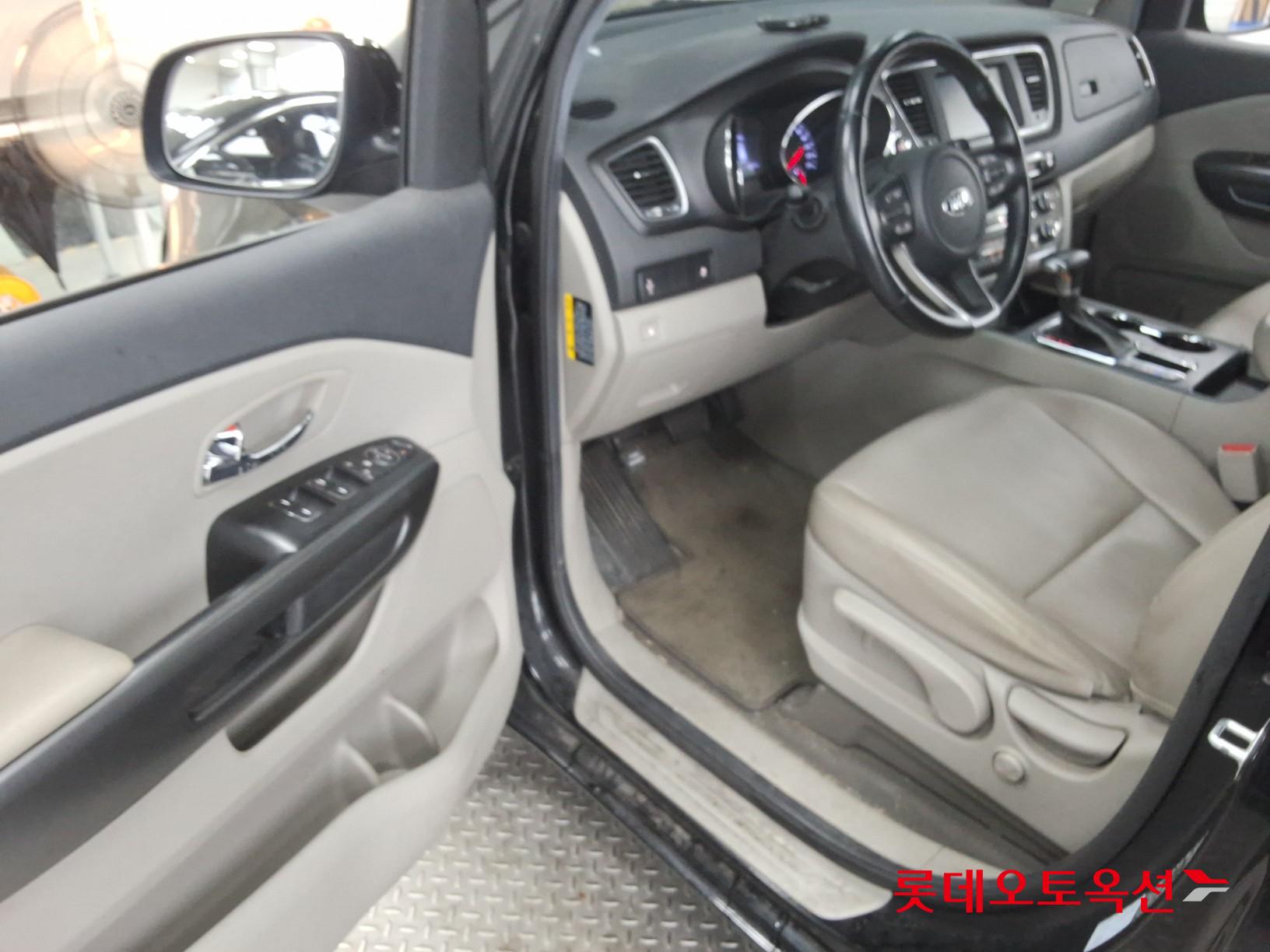 2020 - kia carnival
