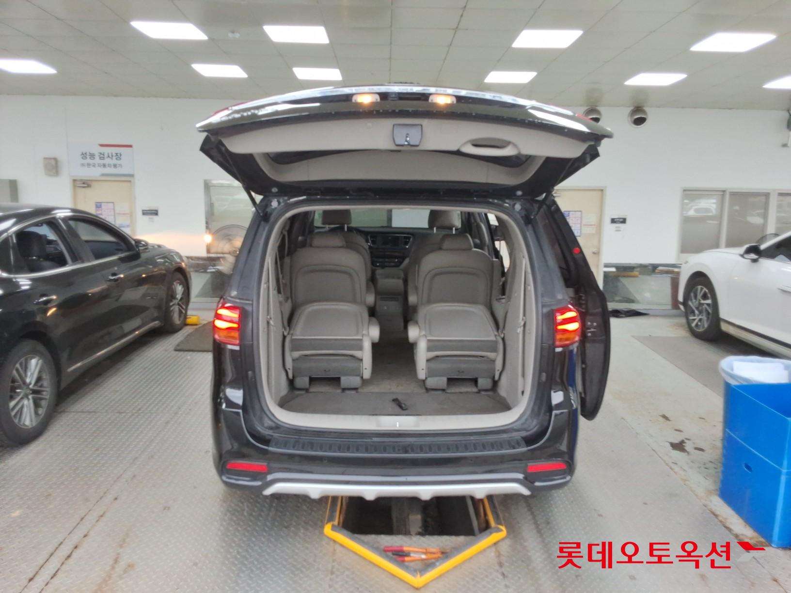 2020 - kia carnival