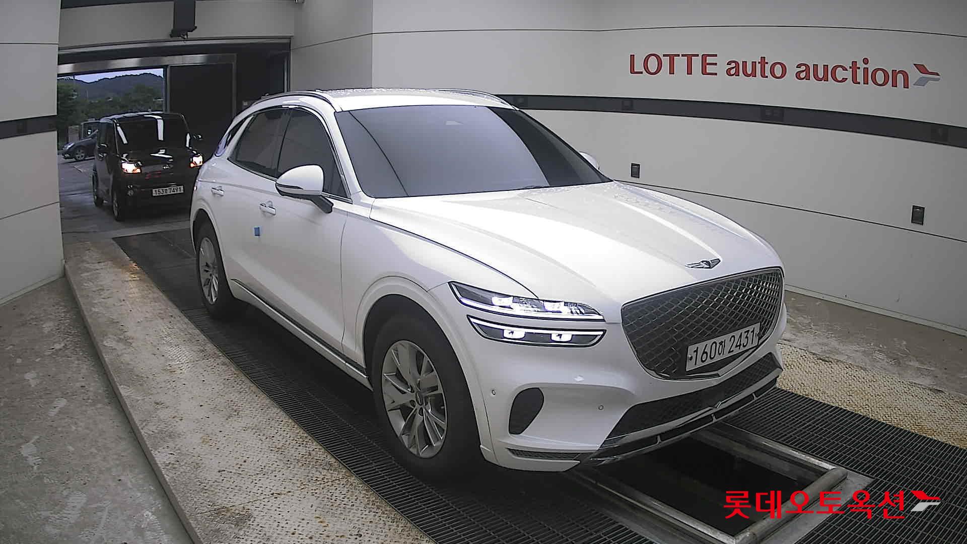 2021 - genesis gv70