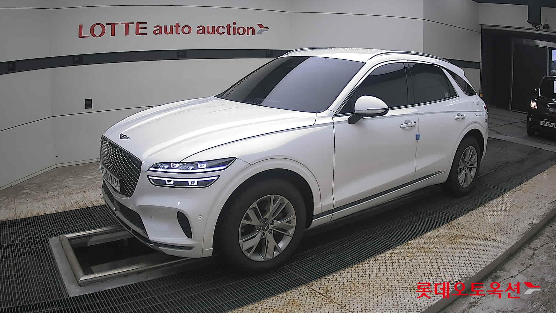 2021 - genesis gv70