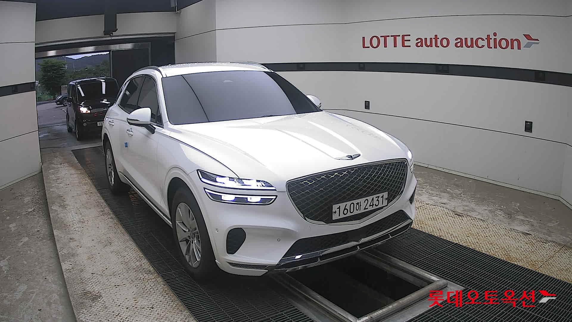 2021 - genesis gv70