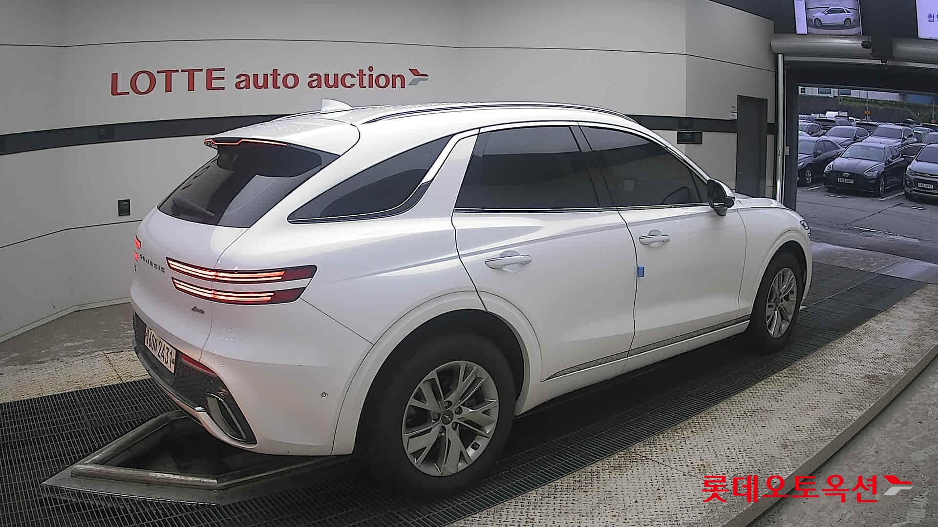 2021 - genesis gv70