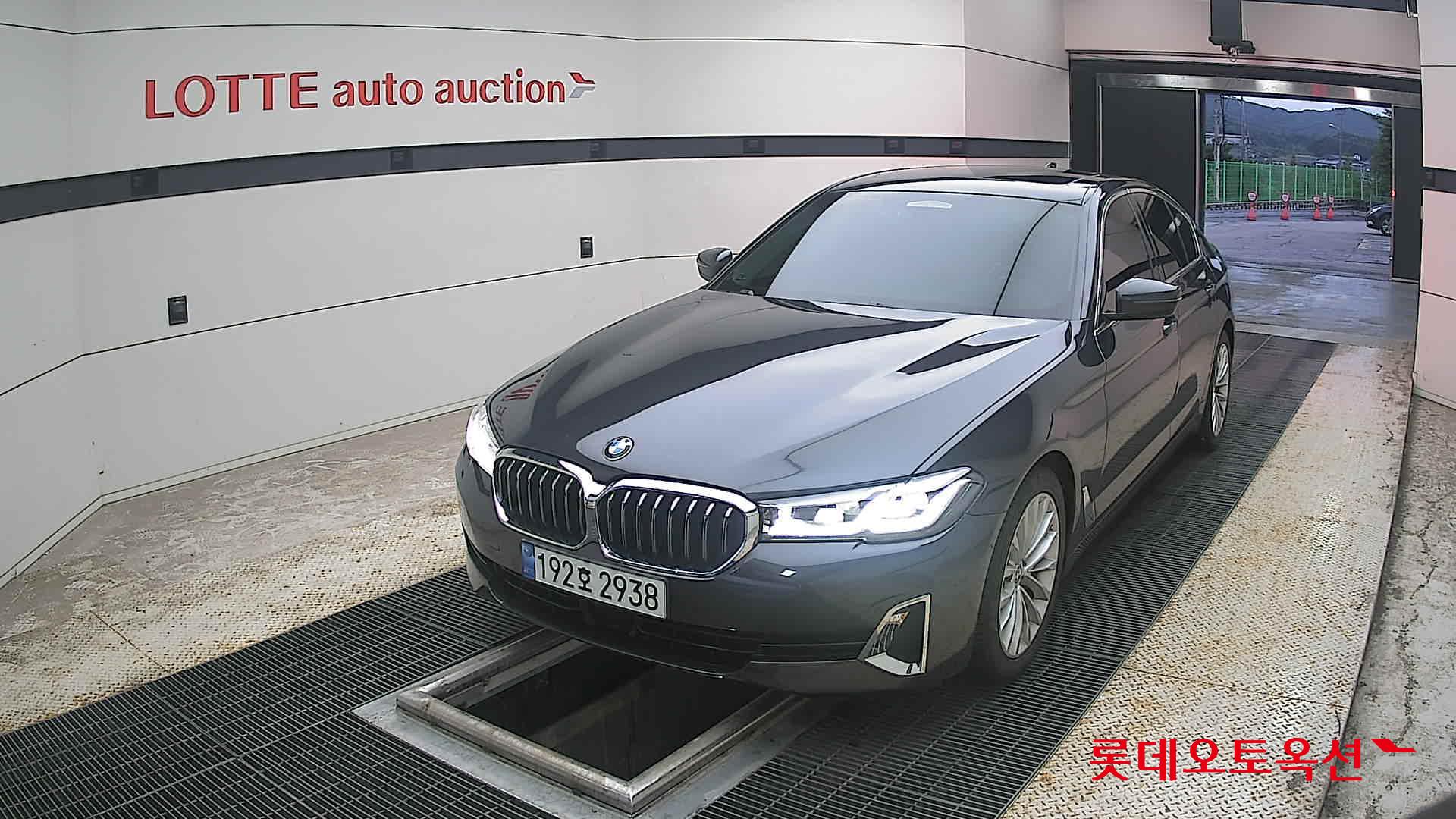 2022 - bmw 520i
