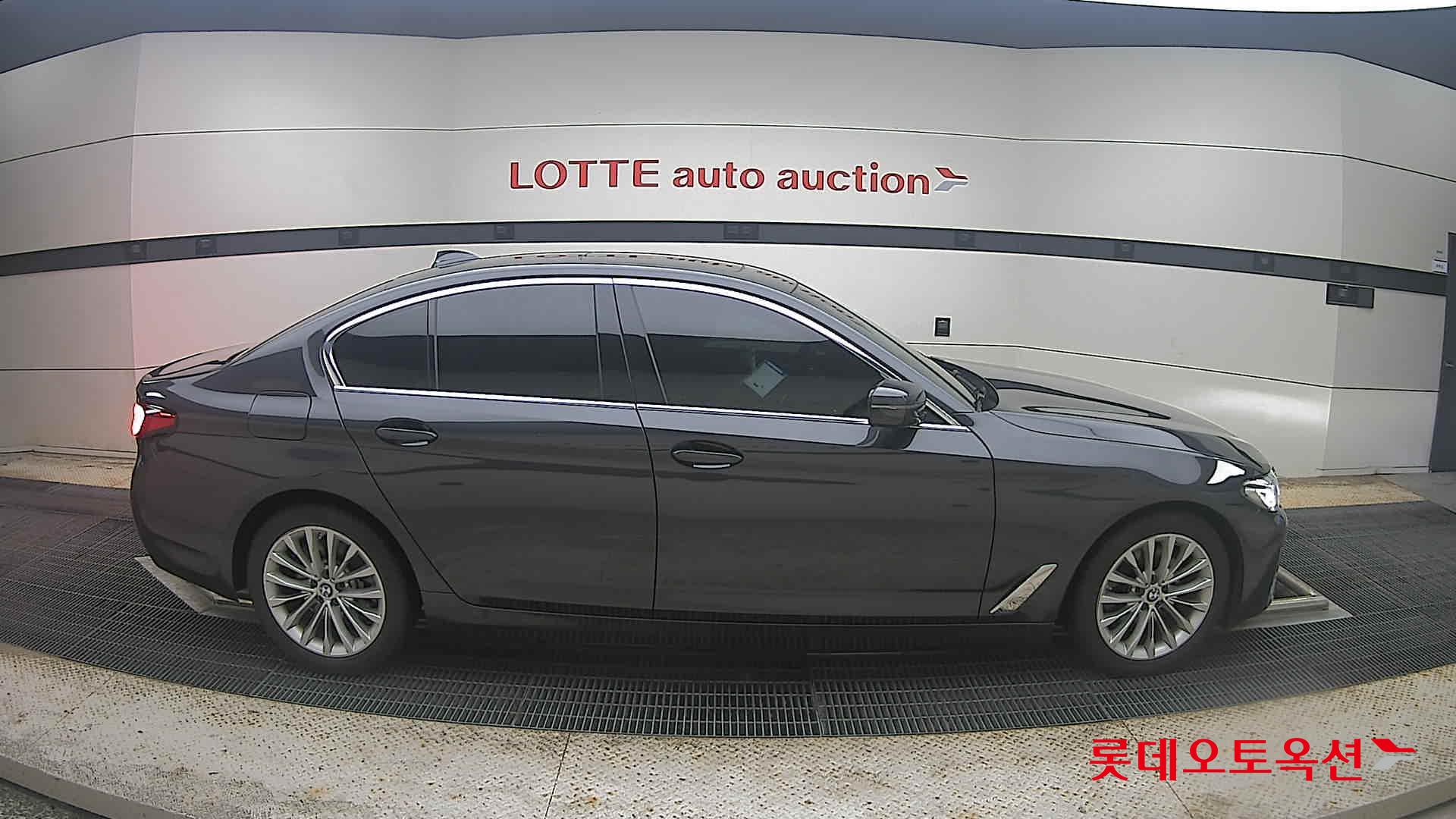 2022 - bmw 520i