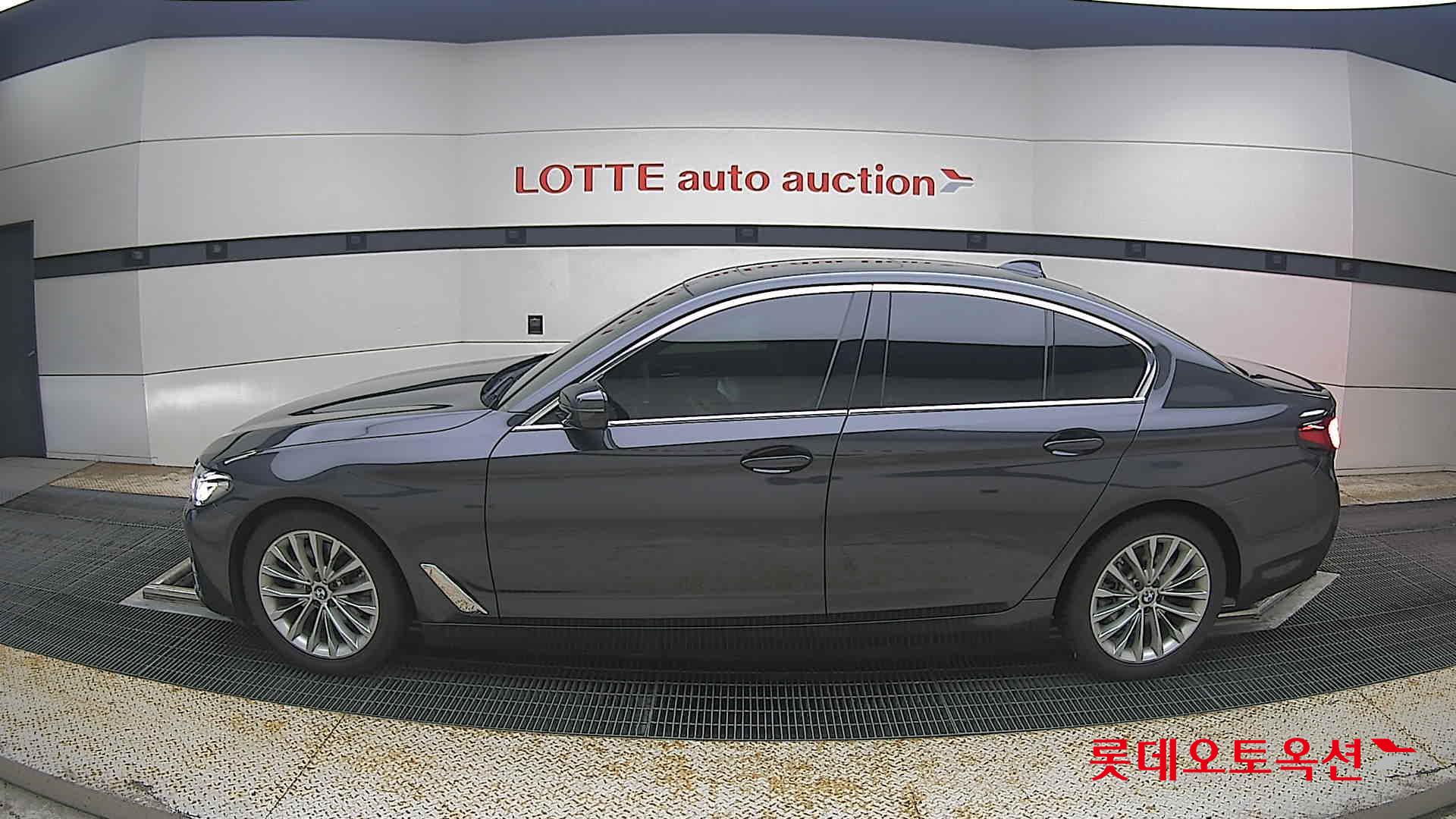 2022 - bmw 520i
