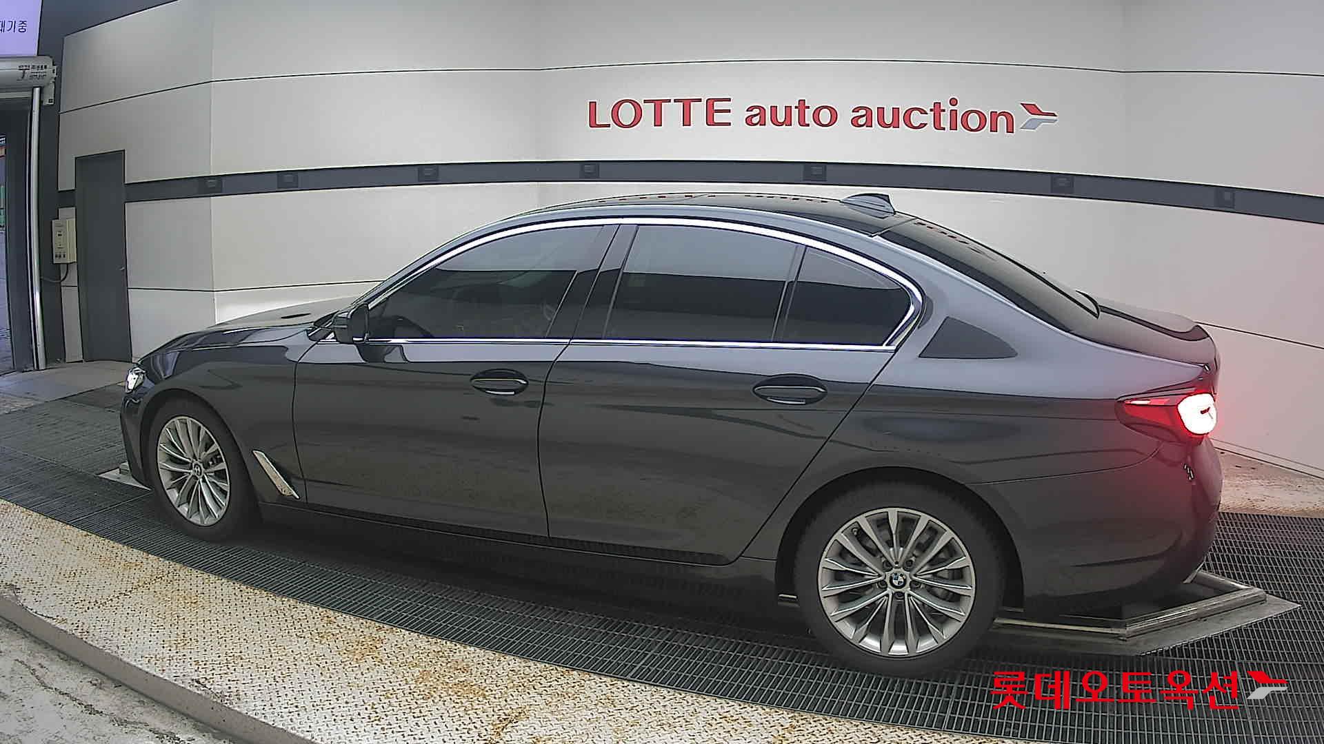 2022 - bmw 520i