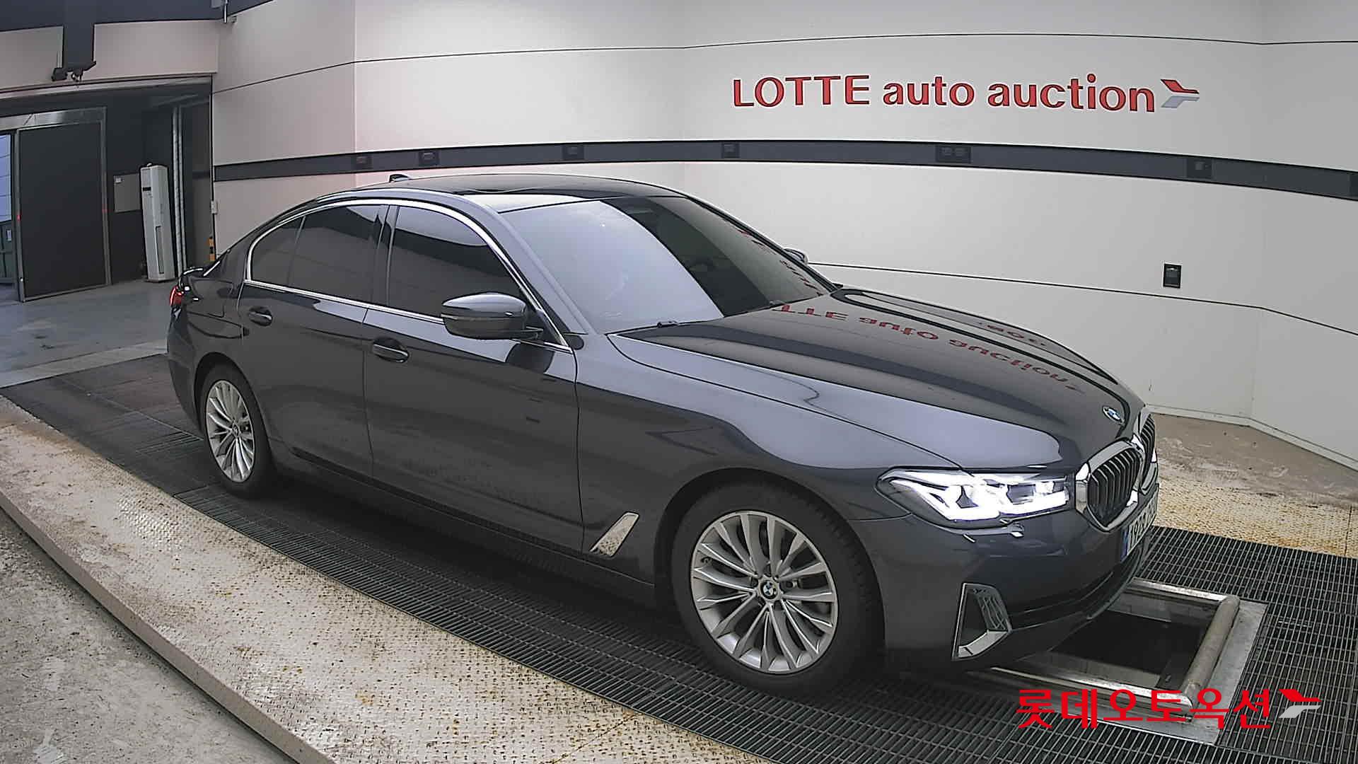 2022 - bmw 520i