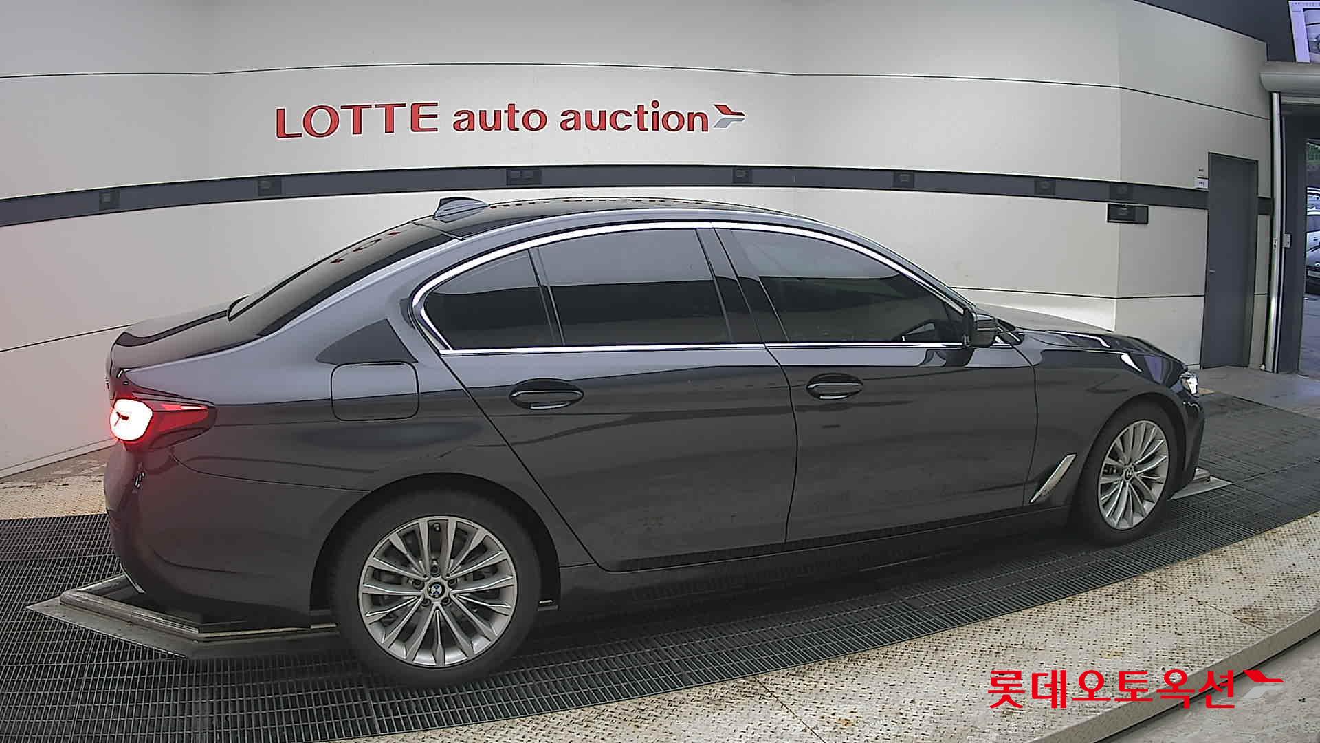 2022 - bmw 520i