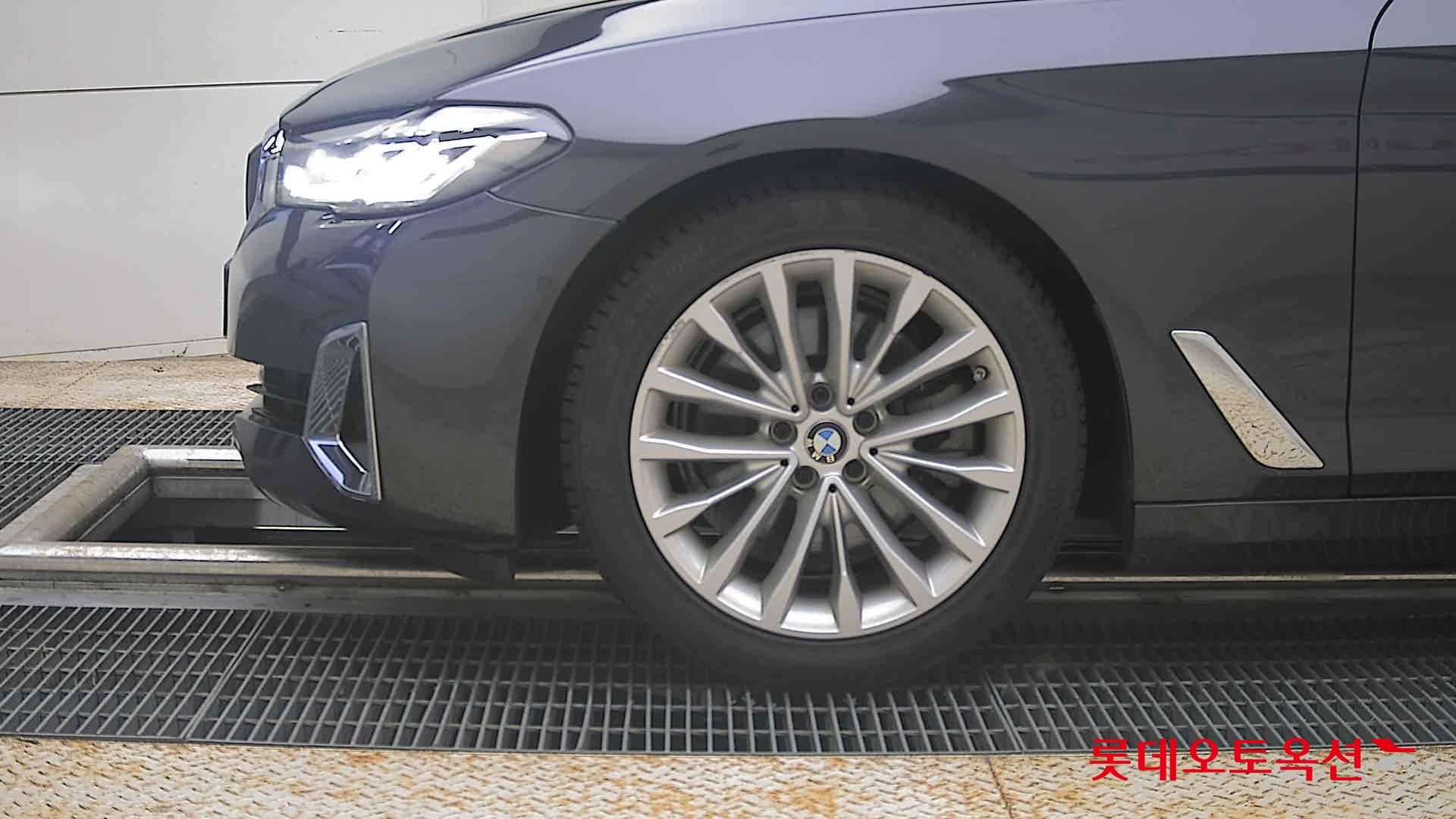 2022 - bmw 520i